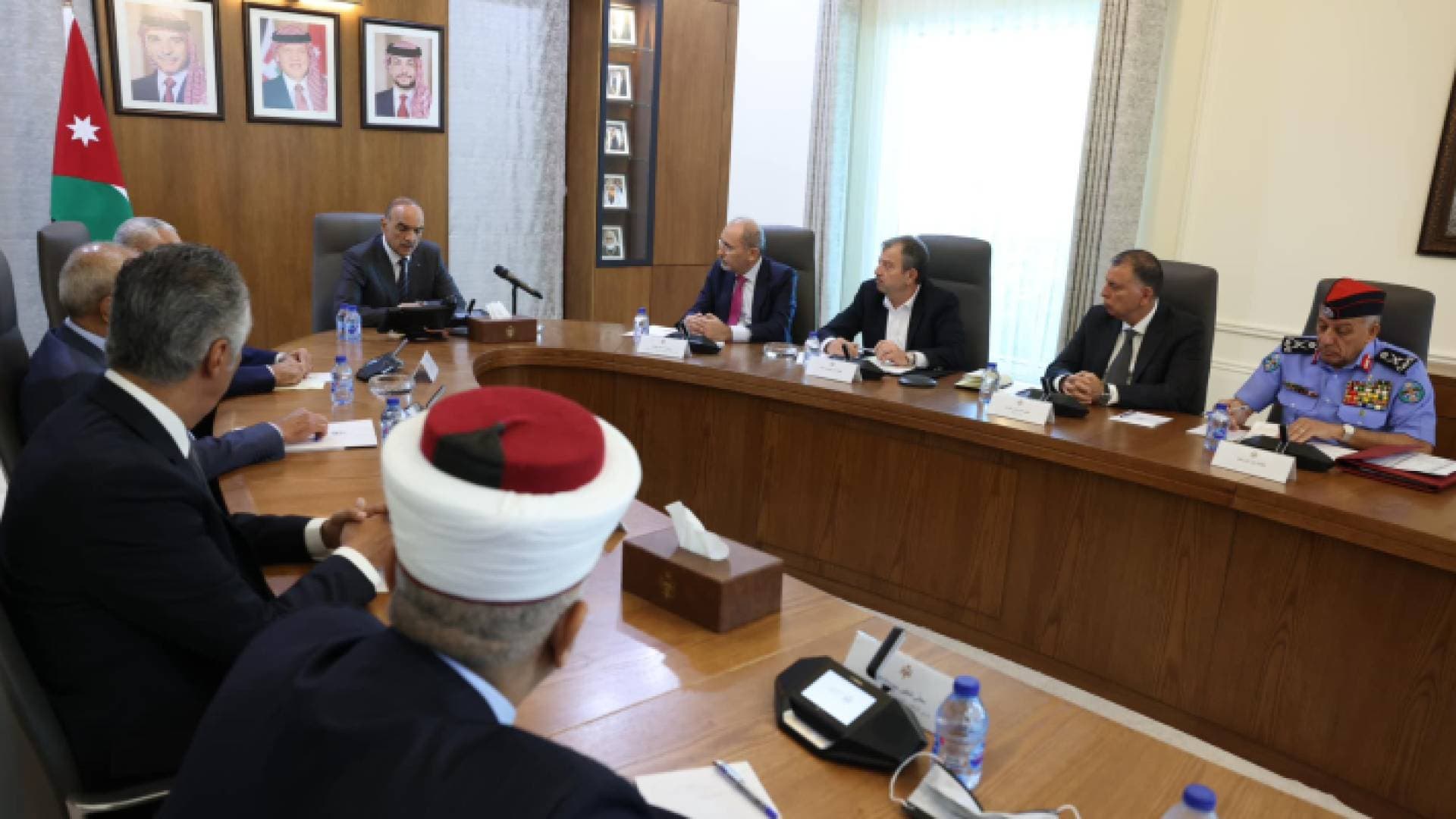 الخصاونة يعقد اجتماعا خاصا لمتابعة قضية وفاة وإصابة حجاج أردنيين "فيديو"