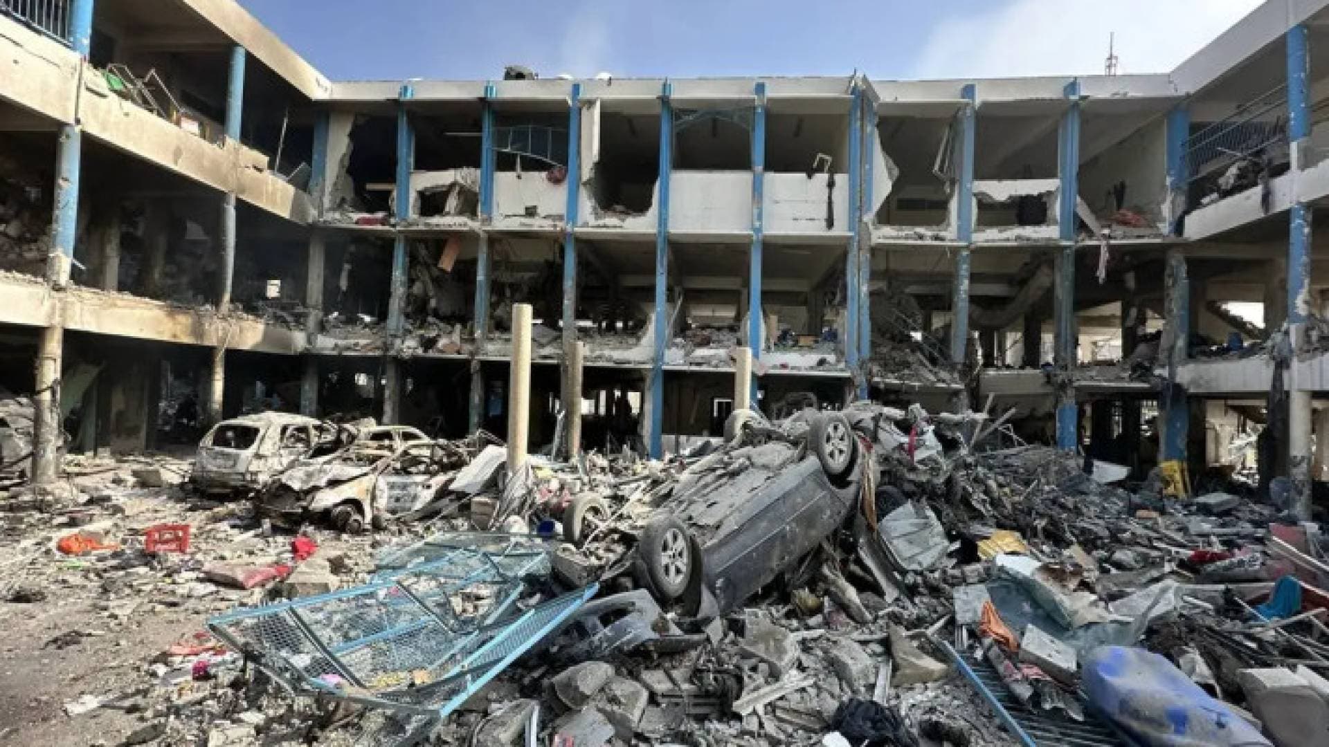 الاحتلال يقصف 8 مدارس في غزة خلال 10 أيام