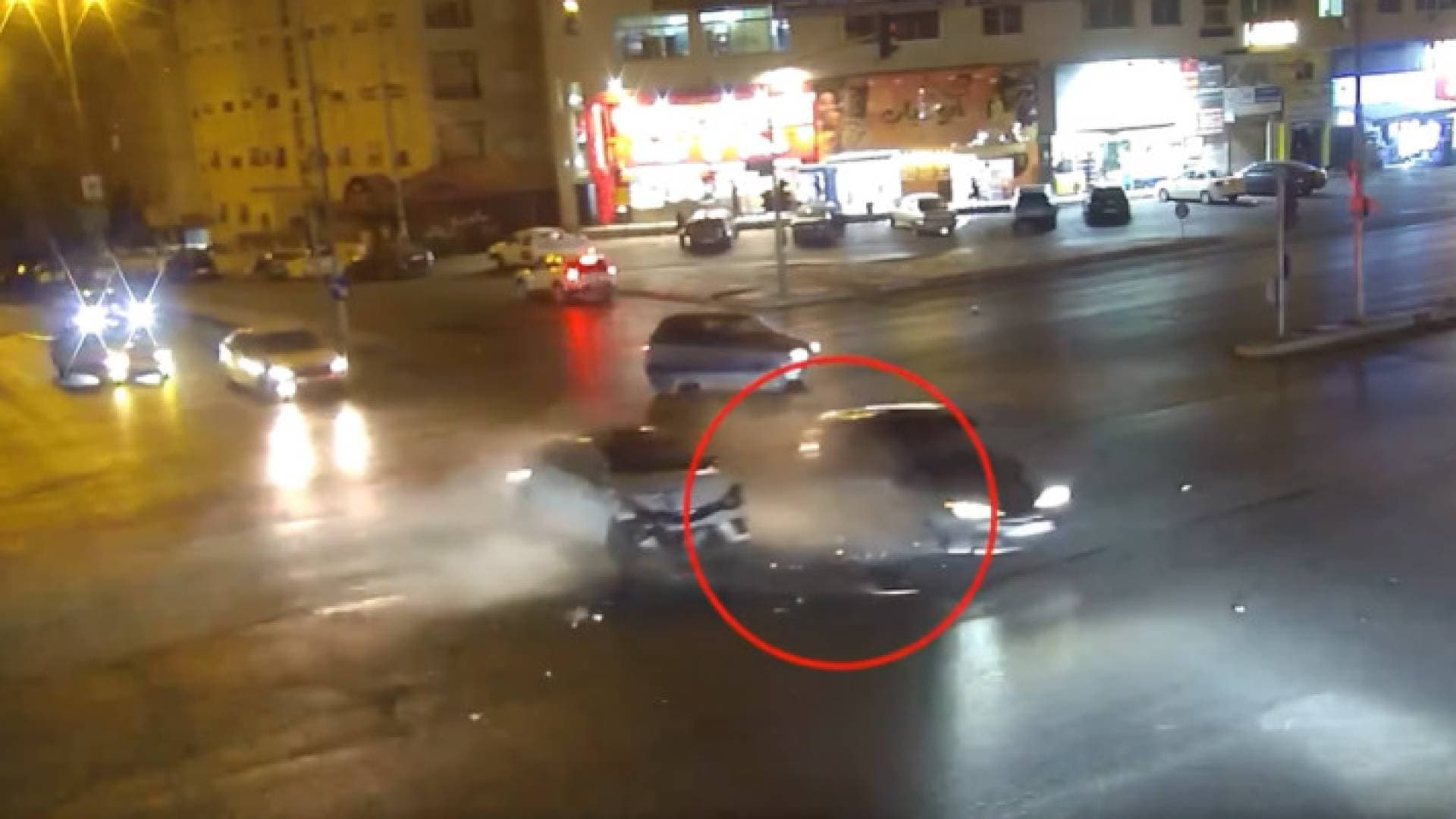 توعية مرورية.. الأمن ينشر لقطات من حادث مروري في الأردن - فيديو