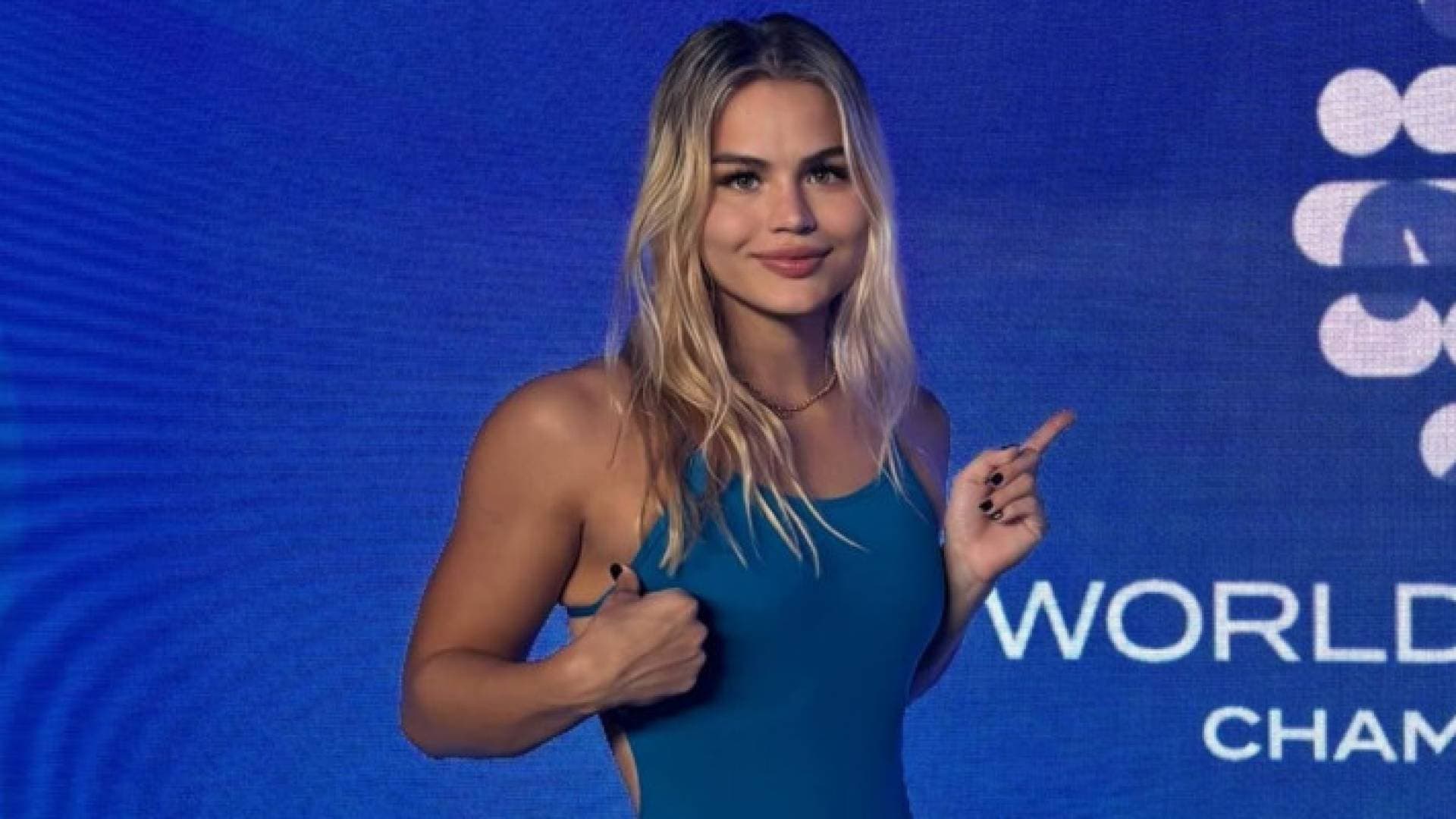 بعمر 20 عاما.. السباحة الحسناء تعتزل بعد خسارتها في أولمبياد باريس