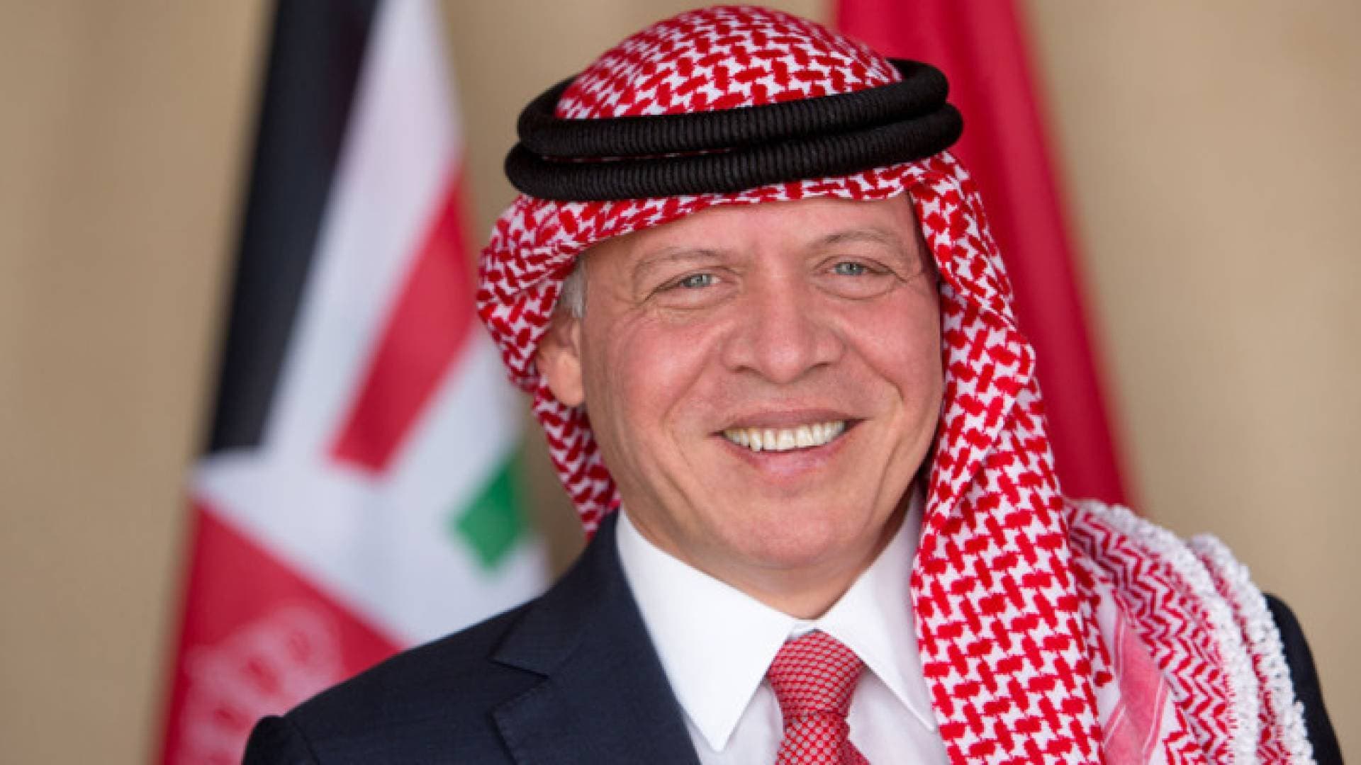 الملك مهنئا الأمير الحسين بالأميرة إيمان: "نورتي عيلتنا جدو"