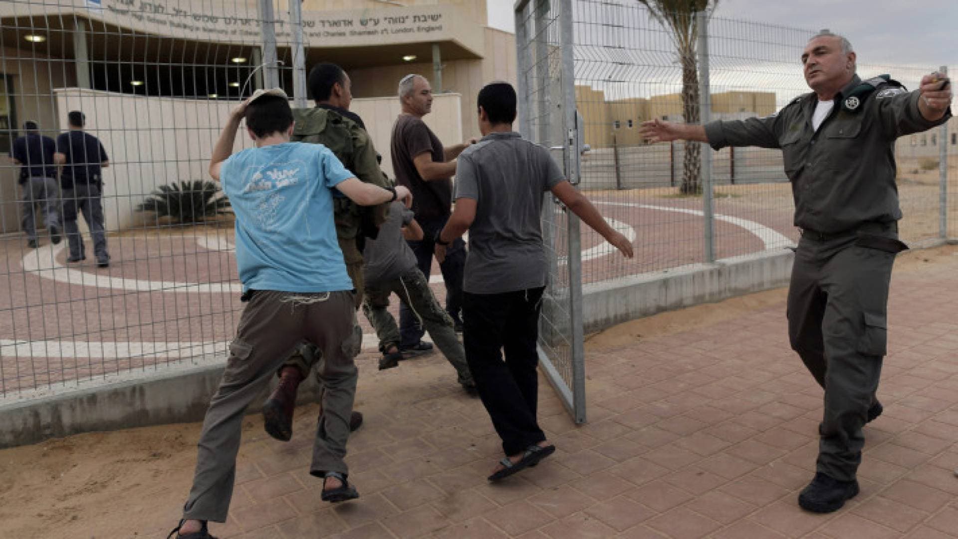 صافرات الإنذار تدوي في شمال فلسطين المحتلة وحزب الله يعلن استهداف عدة مواقع