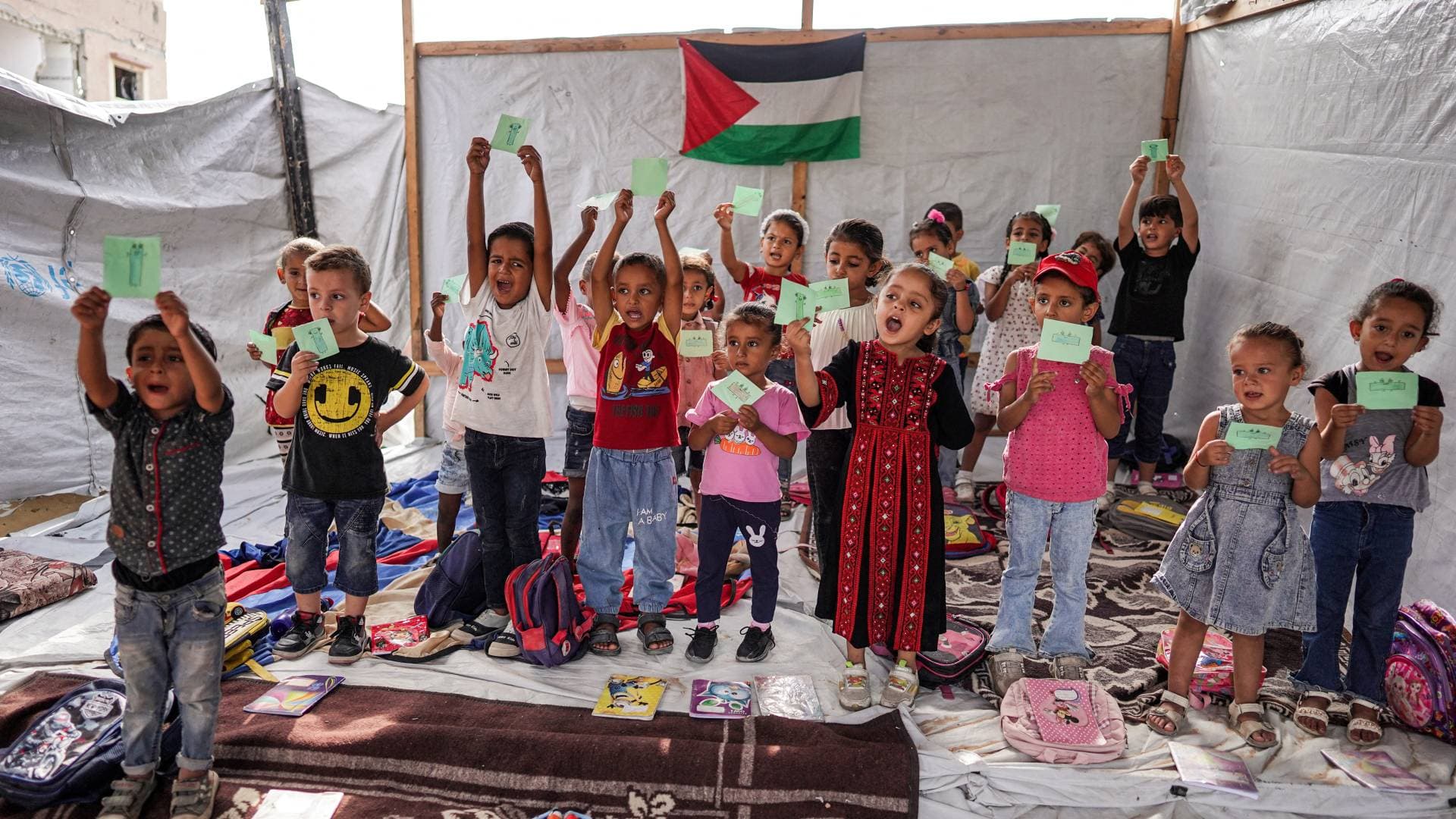 العدوان يواصل حرمان آلاف الأطفال في غزة من التعليم.. ما آثار ذلك؟