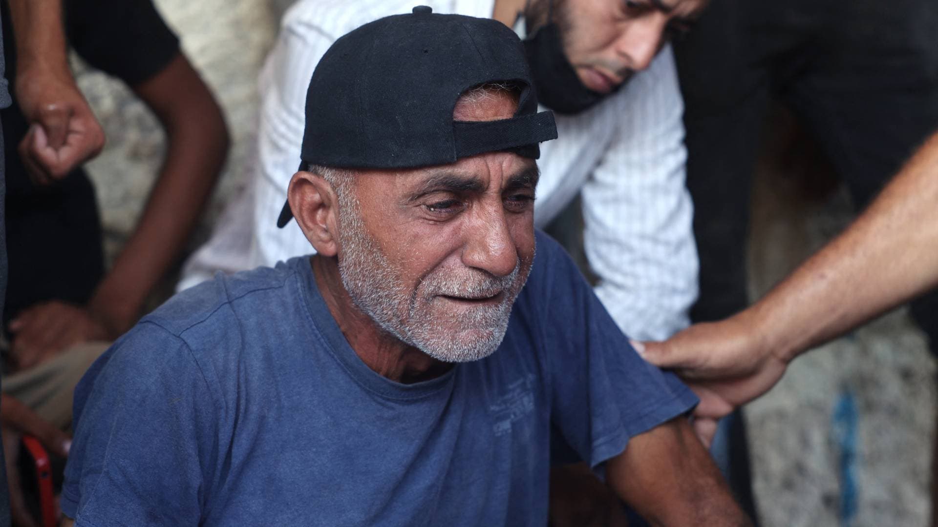 جيش الاحتلال يرتكب مجزرة جديدة باستهدافه مدرسة تؤوي نازحين بغزة - فيديو