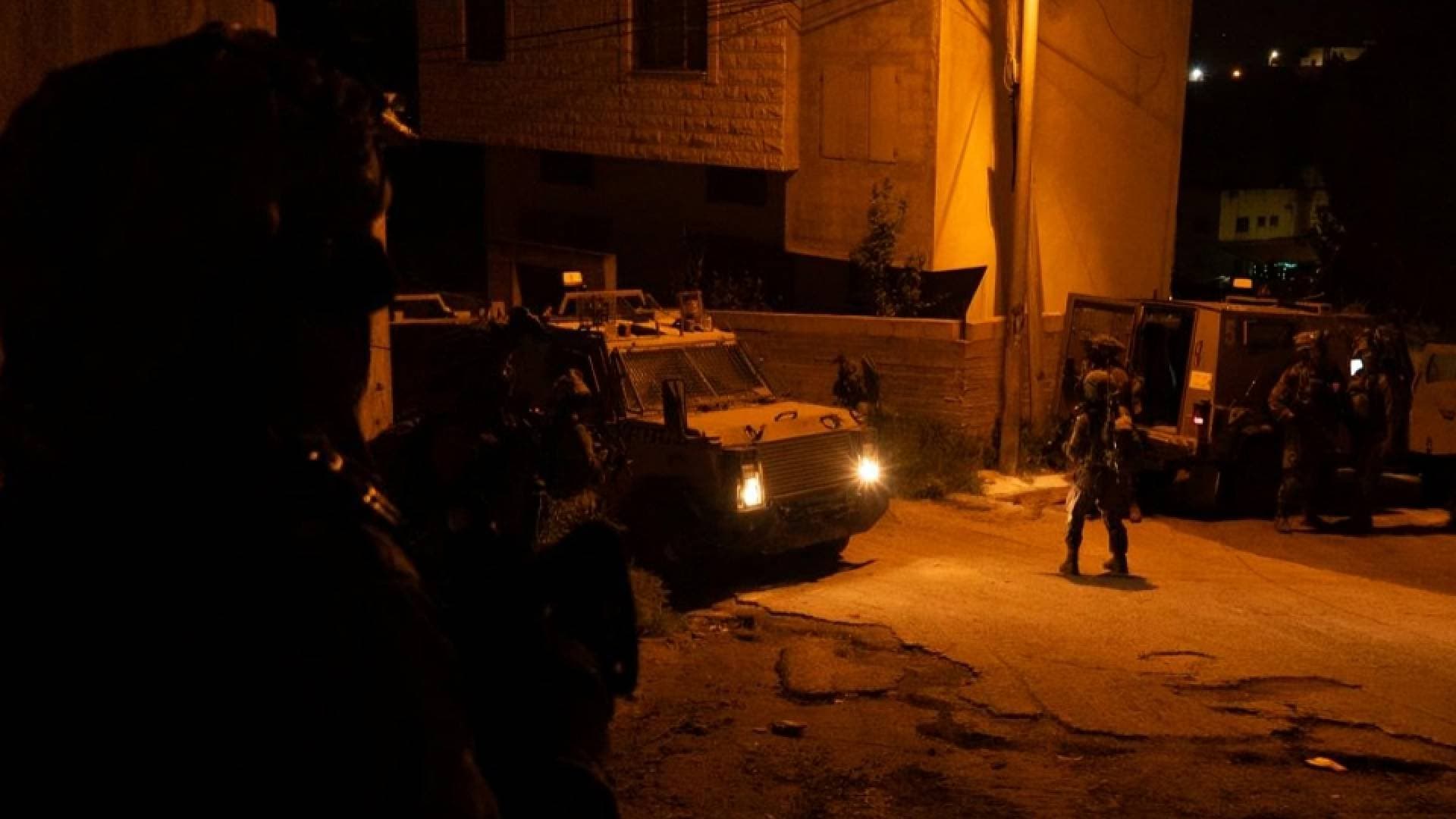 مراسل "رؤيا": قوات خاصة الاحتلال تقتحم مستشفى حلحول وتعتقل مصابا