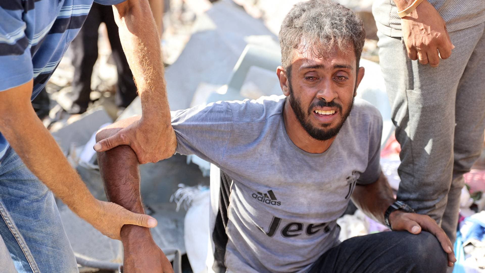 345 يوما للعدوان على قطاع غزة وجيش الاحتلال يواصل نسف المباني وارتكاب المجازر