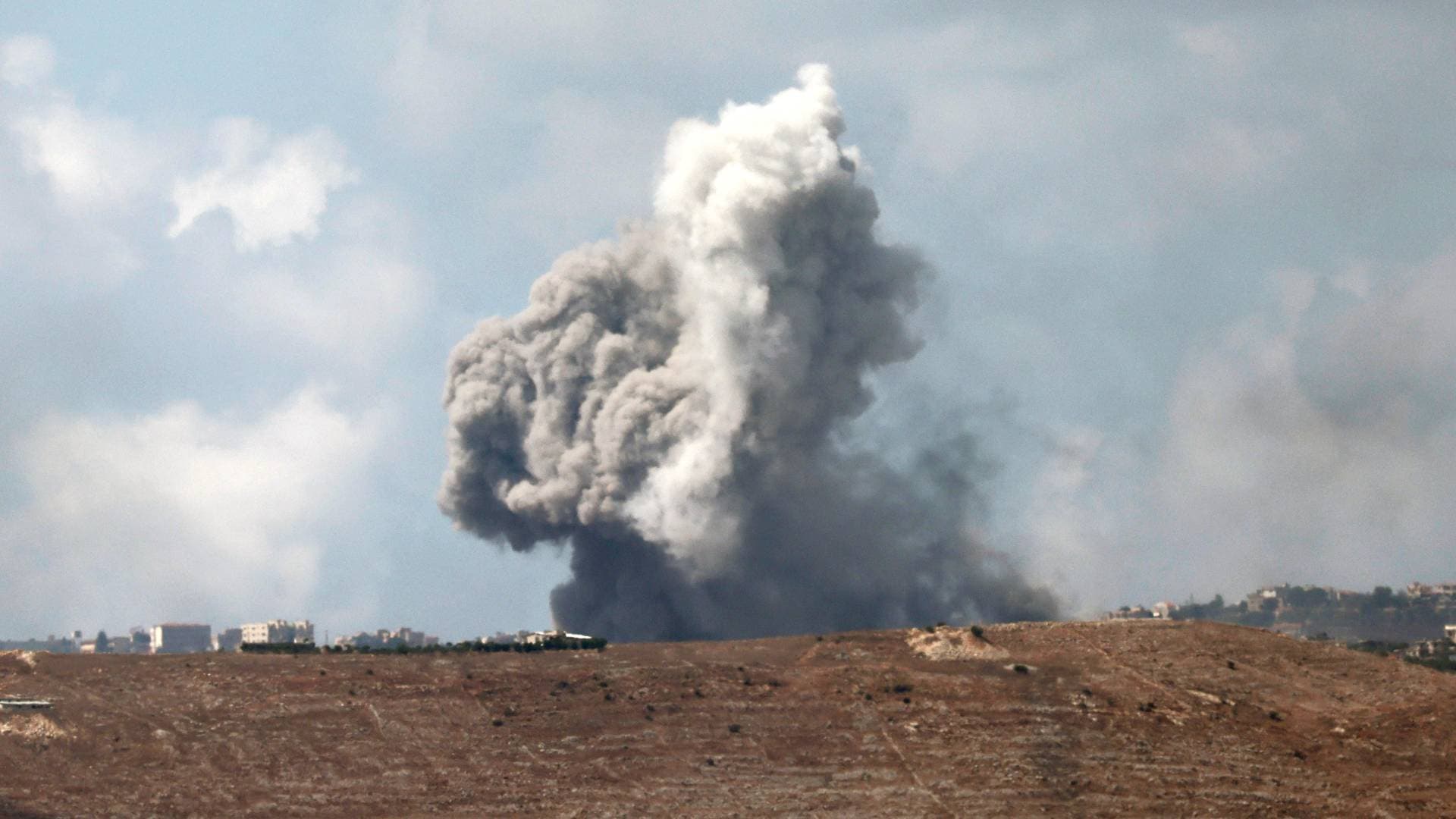 جيش الاحتلال: قصفنا موقعا على الحدود اللبنانية السورية لمنع نقل الأسلحة لحزب الله