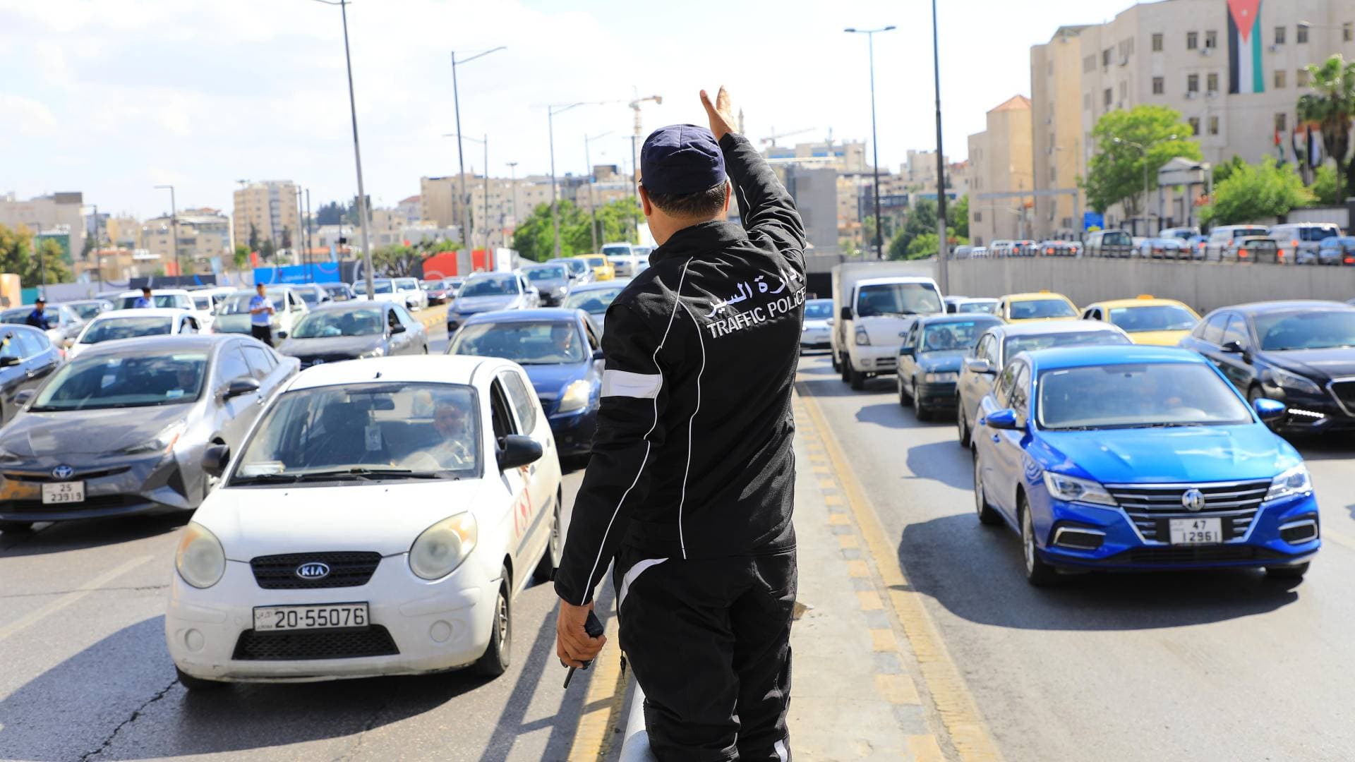 الأمن العام: ضبط مركبة وحجزها وضبط سائقها بسبب القيادة المتهورة