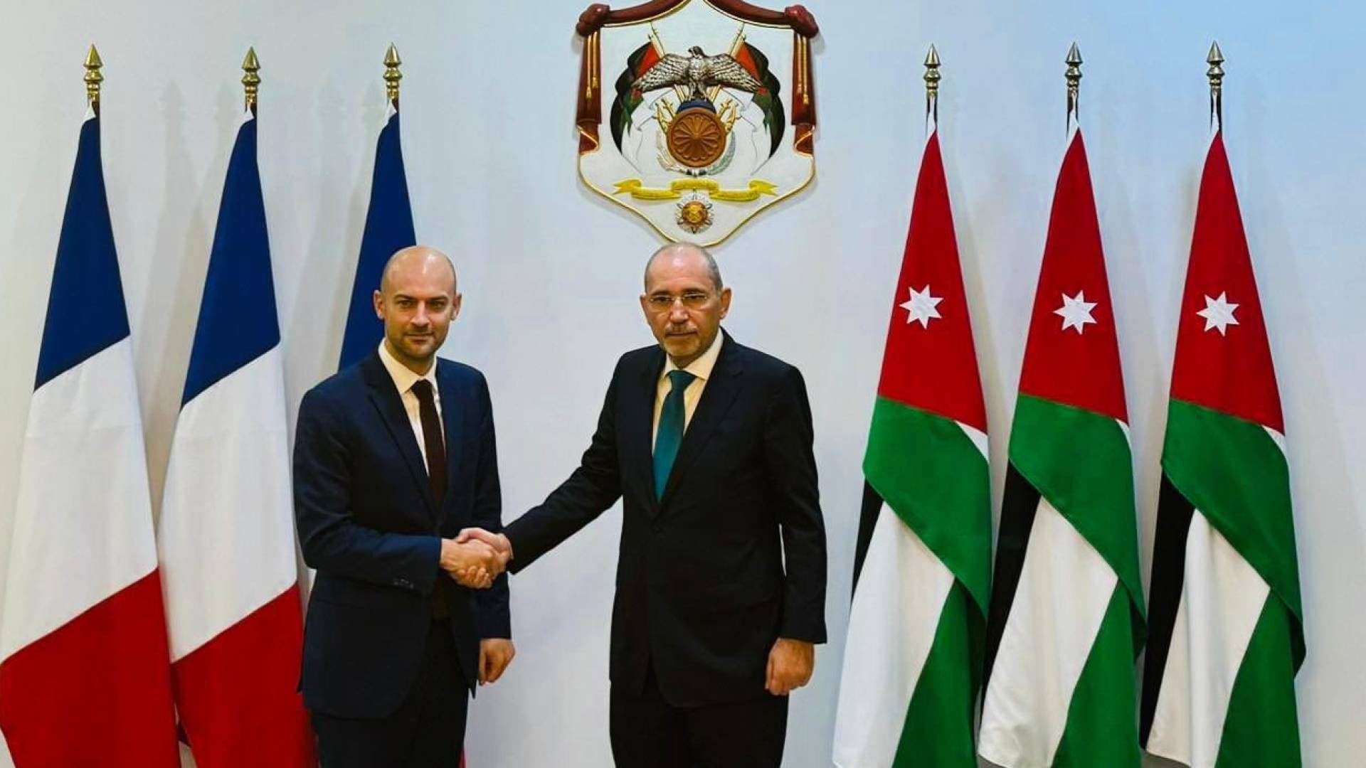 الأردن وفرنسا يبحثان العدوان على لبنان وتداعياته على أمن المنطقة برمتها