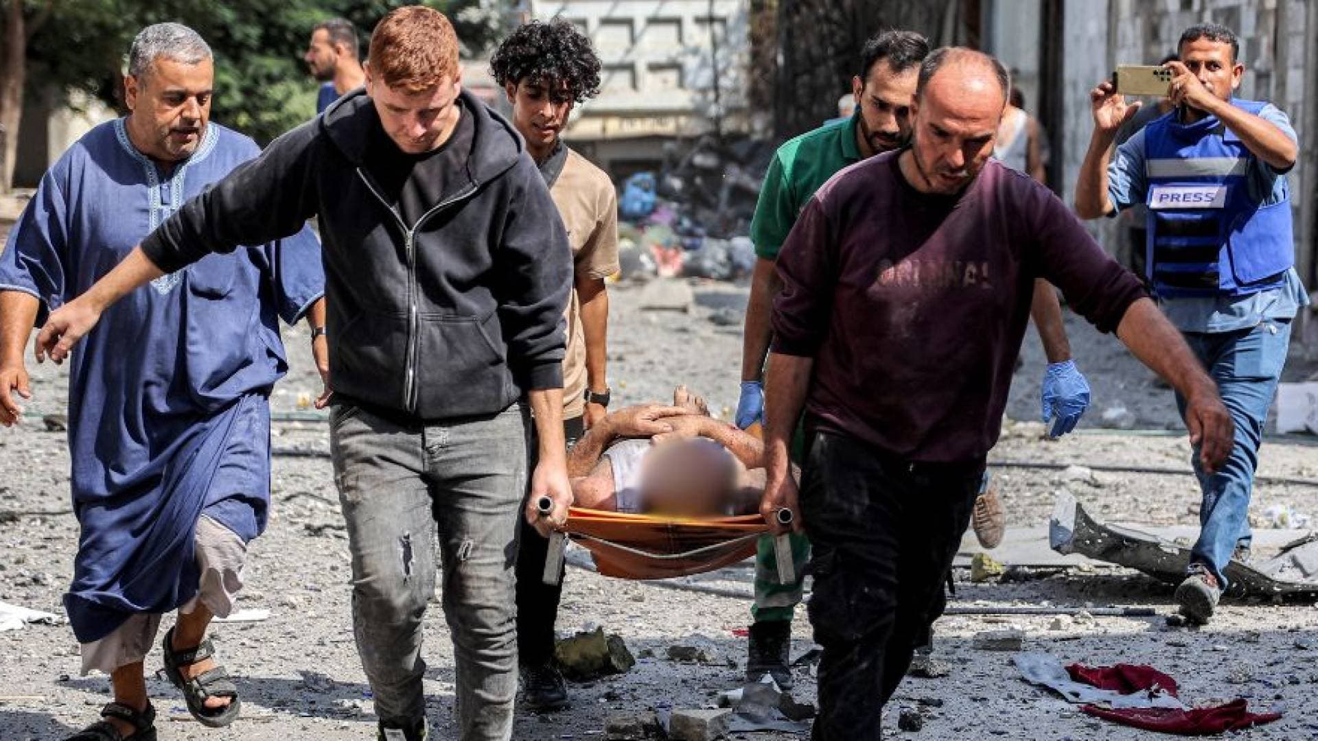 مراسل "رؤيا": الاحتلال يستهدف مدرسة تؤوي نازحين أثناء تقديم وجبة طعام بغزة