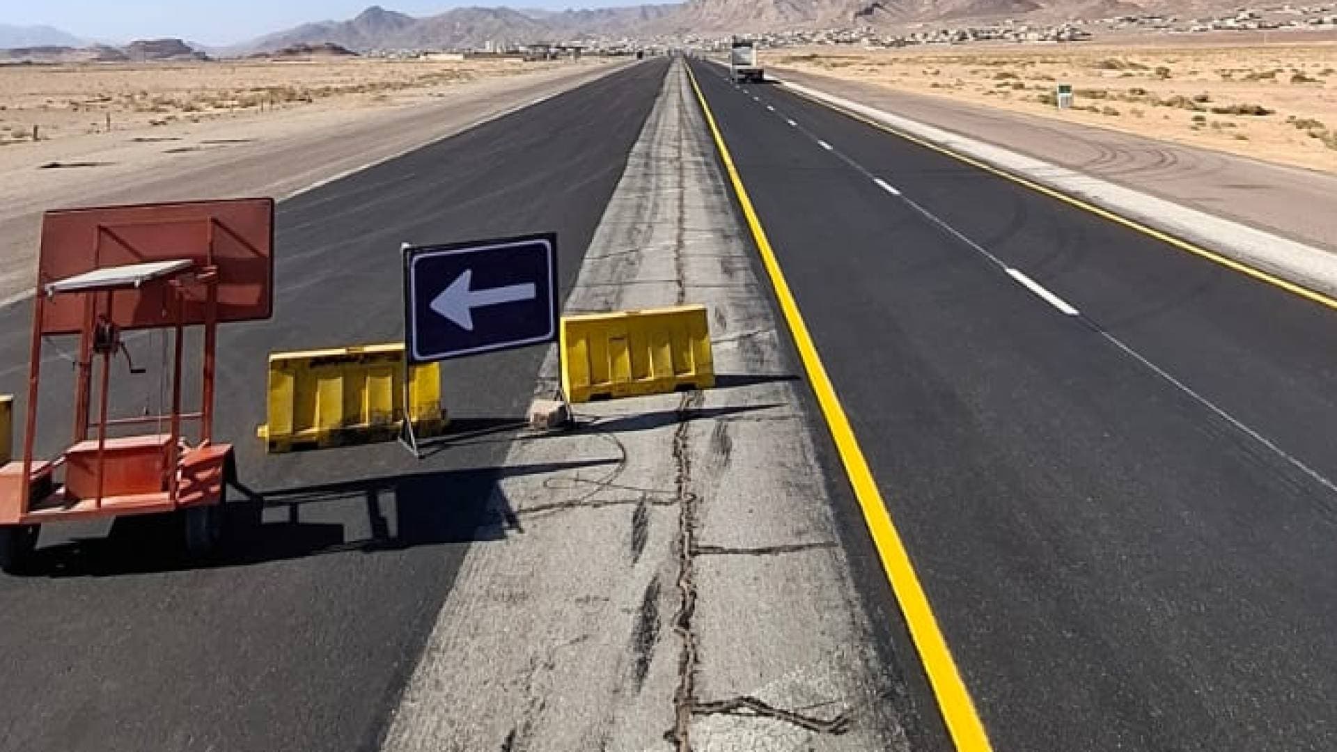 إنهاء مشروع صيانة وتعبيد منطقة مطار القويرة بكلفة 700 ألف دينار