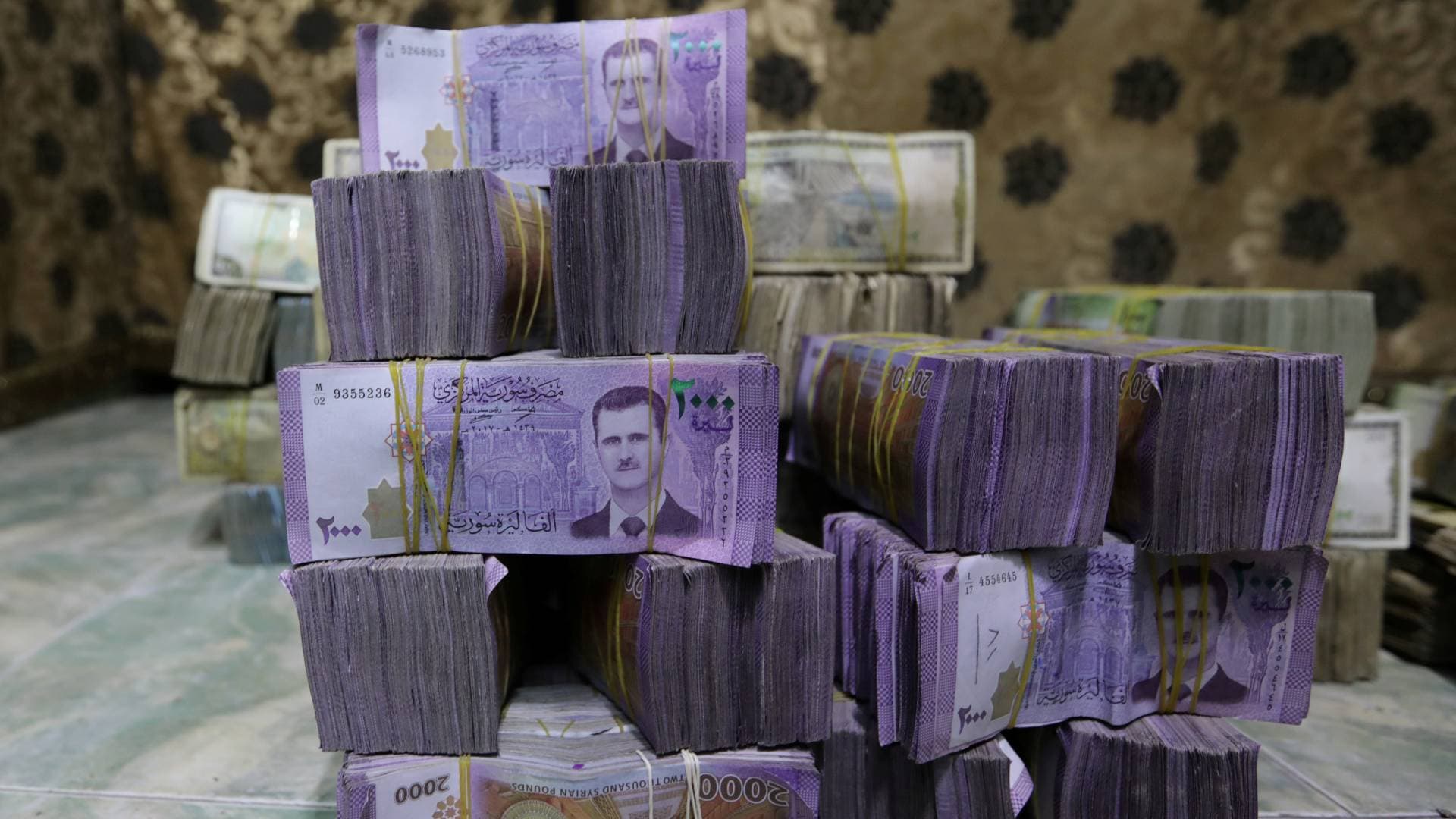 مصرف سوريا المركزي يصدر نشرة الأسعار الرسمية لليرة السورية