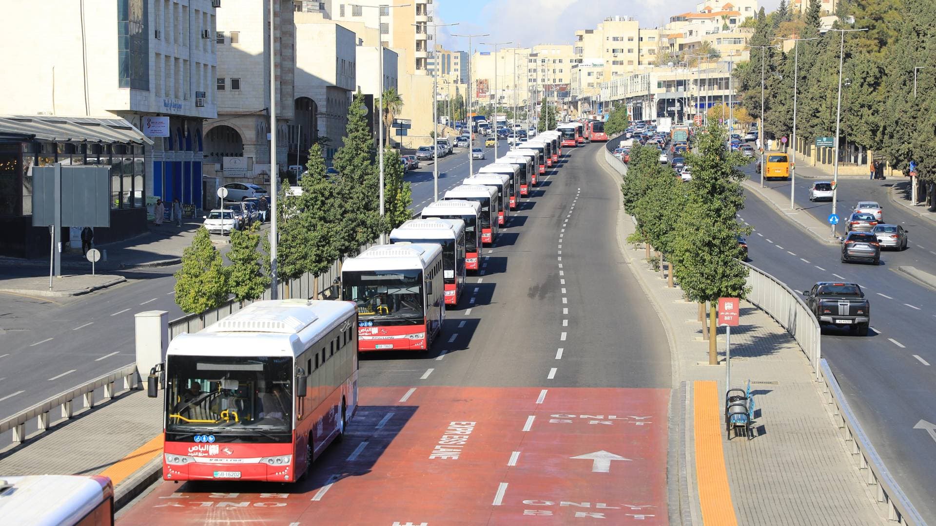 كيف تكون ساعات عمل الباص سريع التردد في مطلع 2025؟ - فيديو