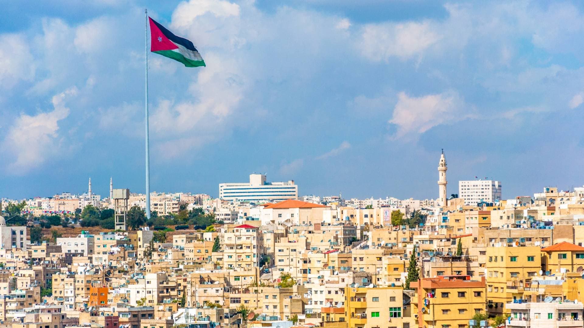 وزارة الداخلية: السماح للسوريين المقيمين في عدة دول بالدخول للأردن دون موافقة مسبقة.. تفاصيل