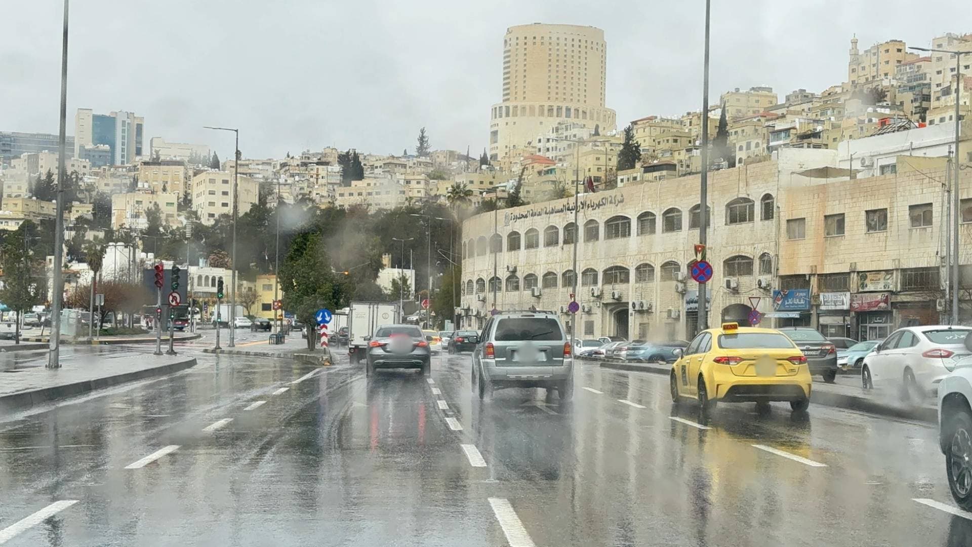 طقس العرب: الأردن يتأثر بتيارات هوائية رطبة وباردة مع زخات من الأمطار المتفرقة الجمعة