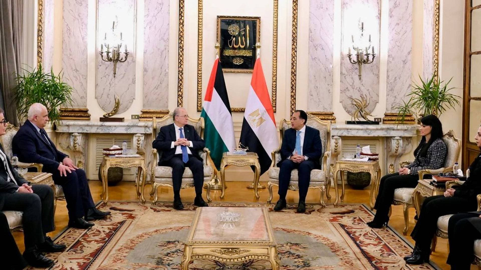 رئيس الوزراء المصري لنظيره الفلسطيني: أعددنا خطة متكاملة للتعافي المبكر وإعادة إعمار قطاع غزة