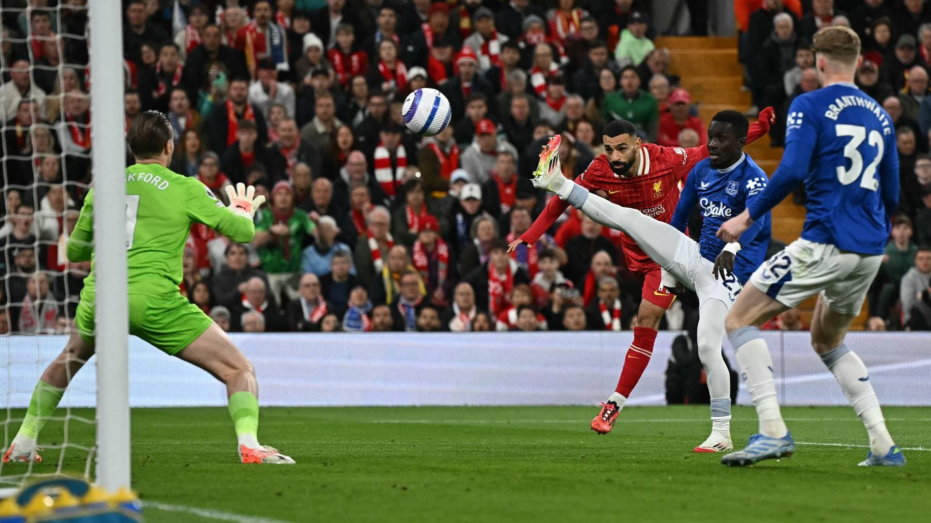 ليفربول يحسم ديربي ميرسيسايد ويقترب من لقب الدوري الإنجليزي