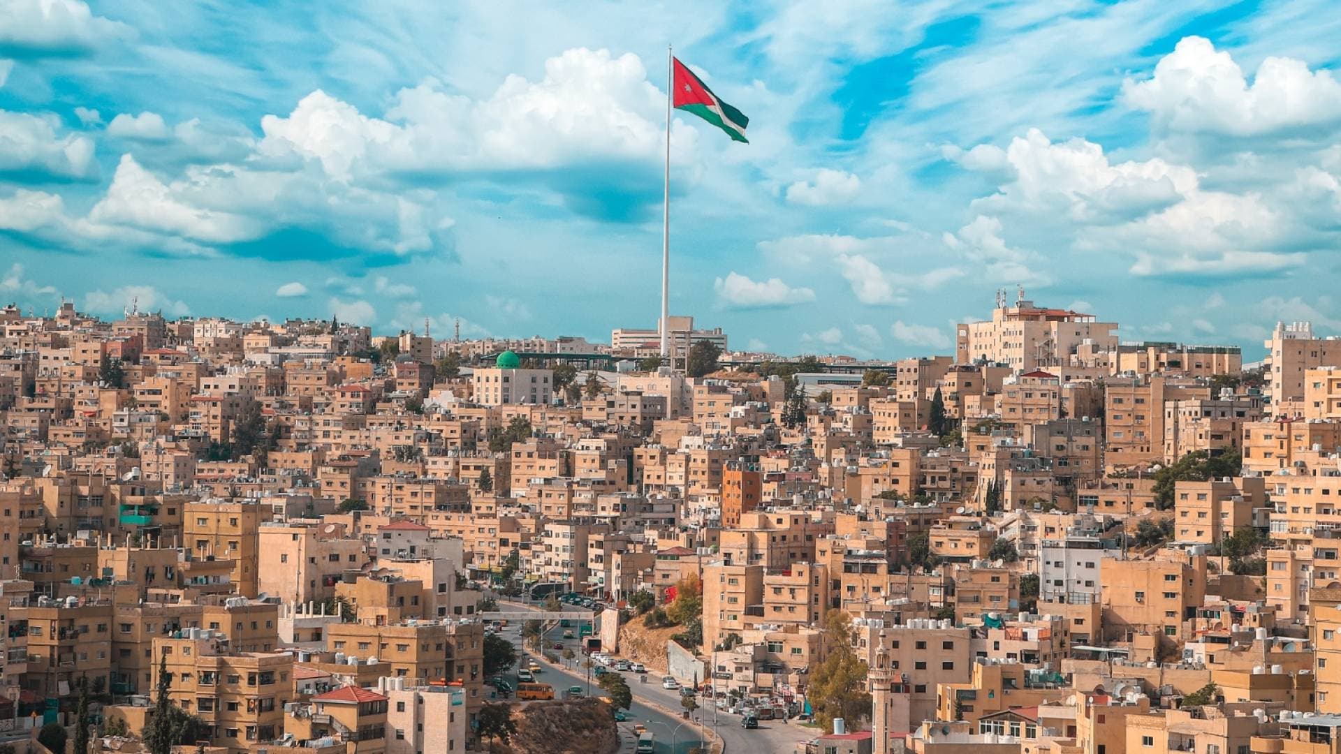 رئيس الوزراء يصدر بلاغا بتعطيل المسيحيين بمناسبة أحد الشعانين وعيد الفصح المجيد