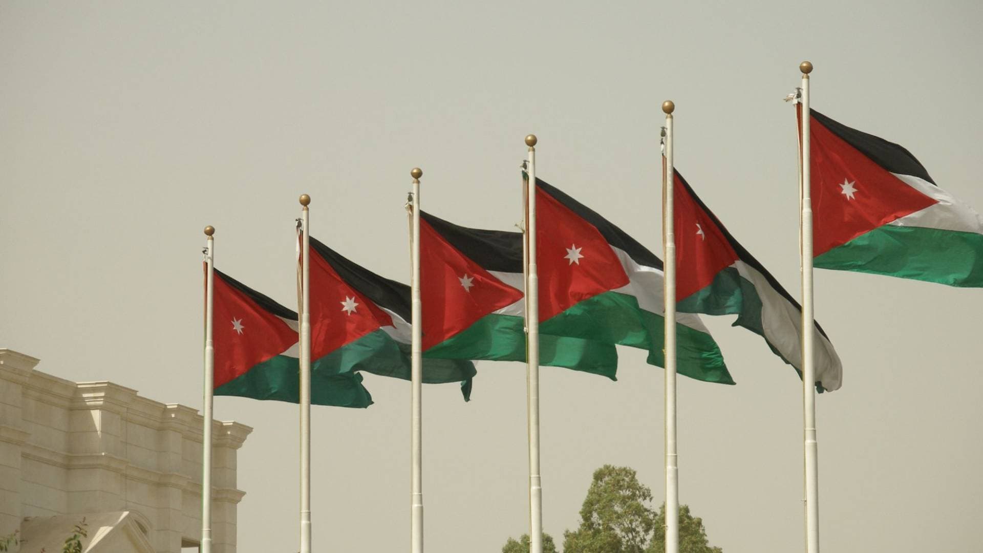الخارجية: نهيب بجميع الأردنيين في ليبيا توخي الحيطة والحذر والابتعاد عن مناطق النزاعات
