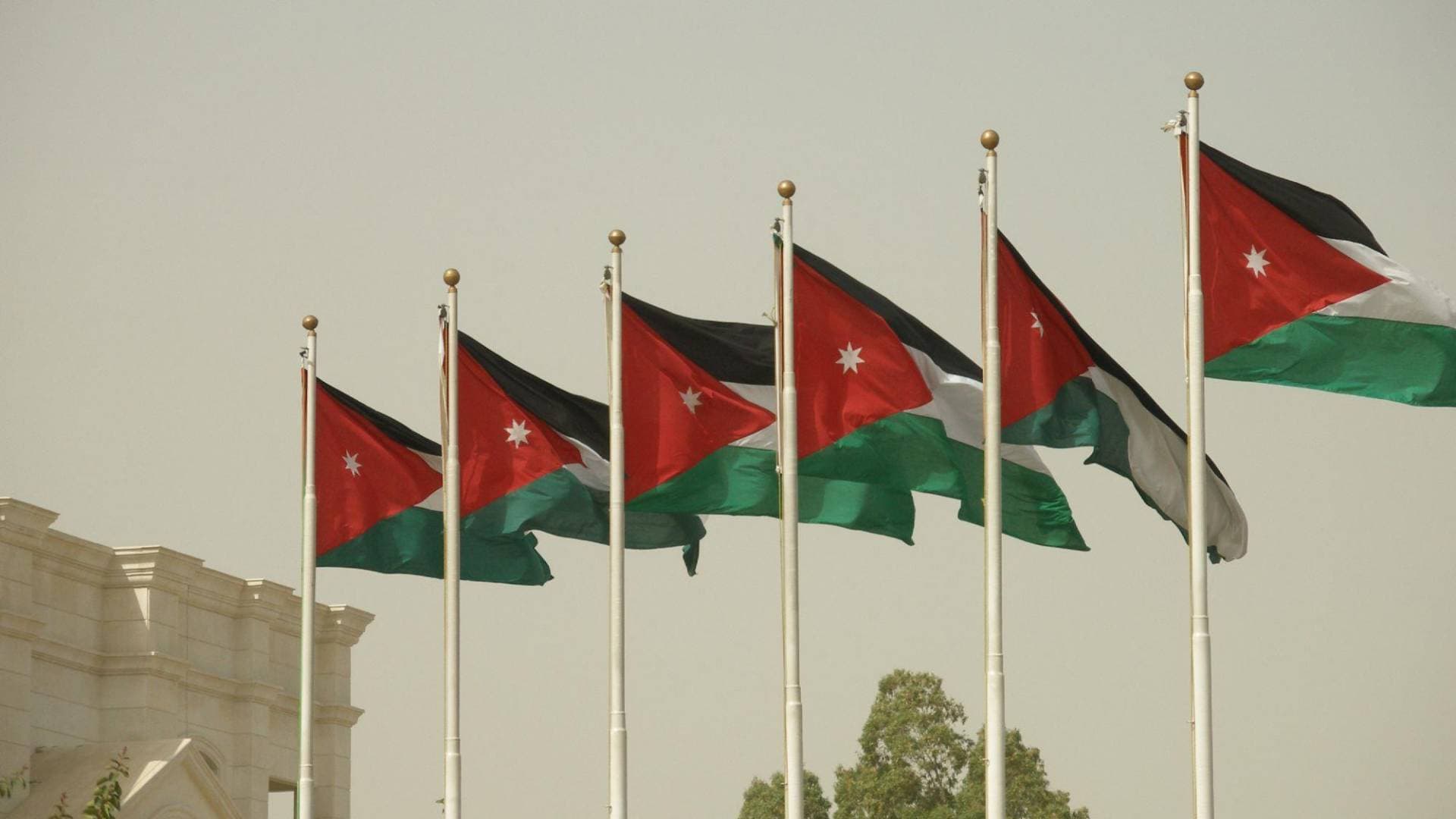 في عيد الاستقلال الـ79.. الأردنيون يجددون عهد الانتماء للوطن والولاء للقيادة الهاشمية