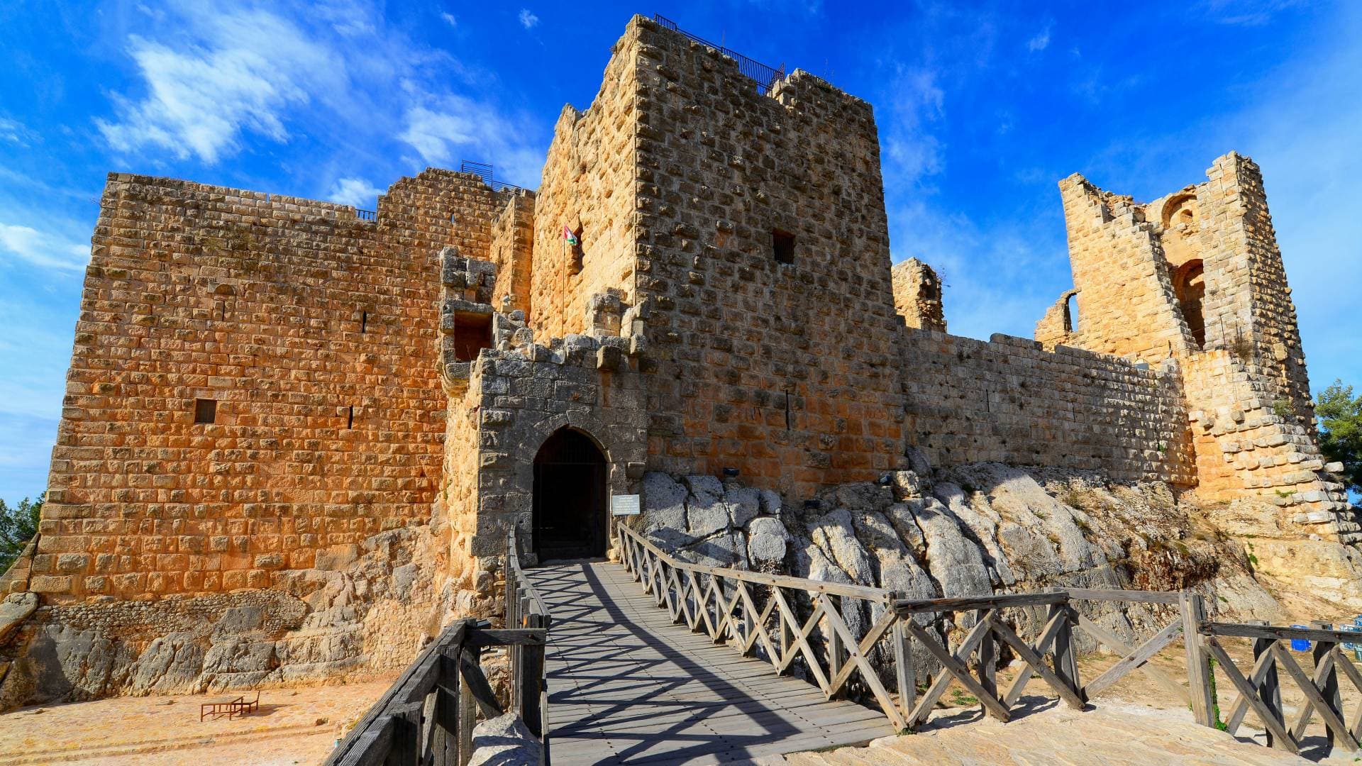 طقس العرب: أجواء صيفية حارة نسبيا تستمر بالأردن مع ارتفاع درجات الحرارة حتى نهاية الأسبوع