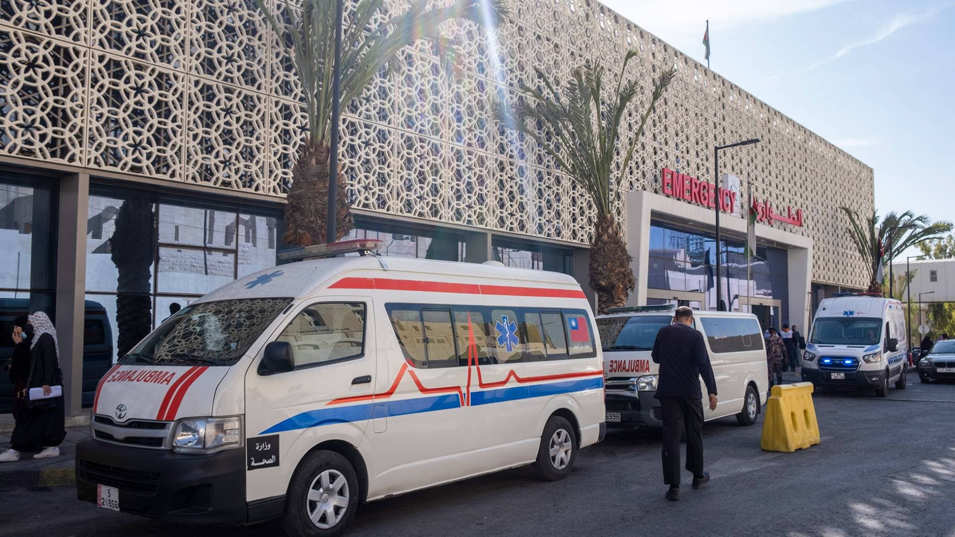 الدكتور العبداللات يكشف لرؤيا: حلول جذرية لمعضلة ازدحام مستشفيات البشير