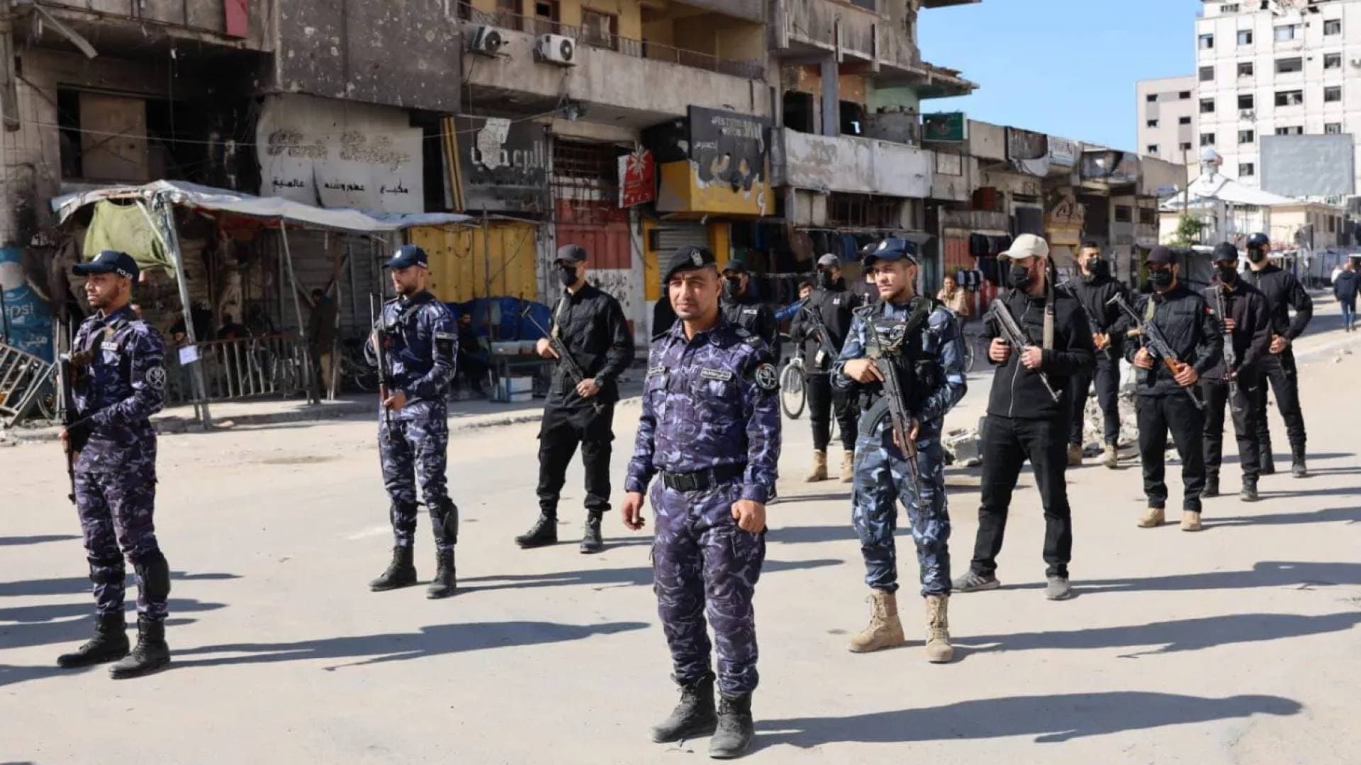"داخلية القطاع": استشهاد 3 من عناصر شرطة غزة ومواطنين اثنين في قصف للاحتلال استهدف مركبة أمنية بخانيونس