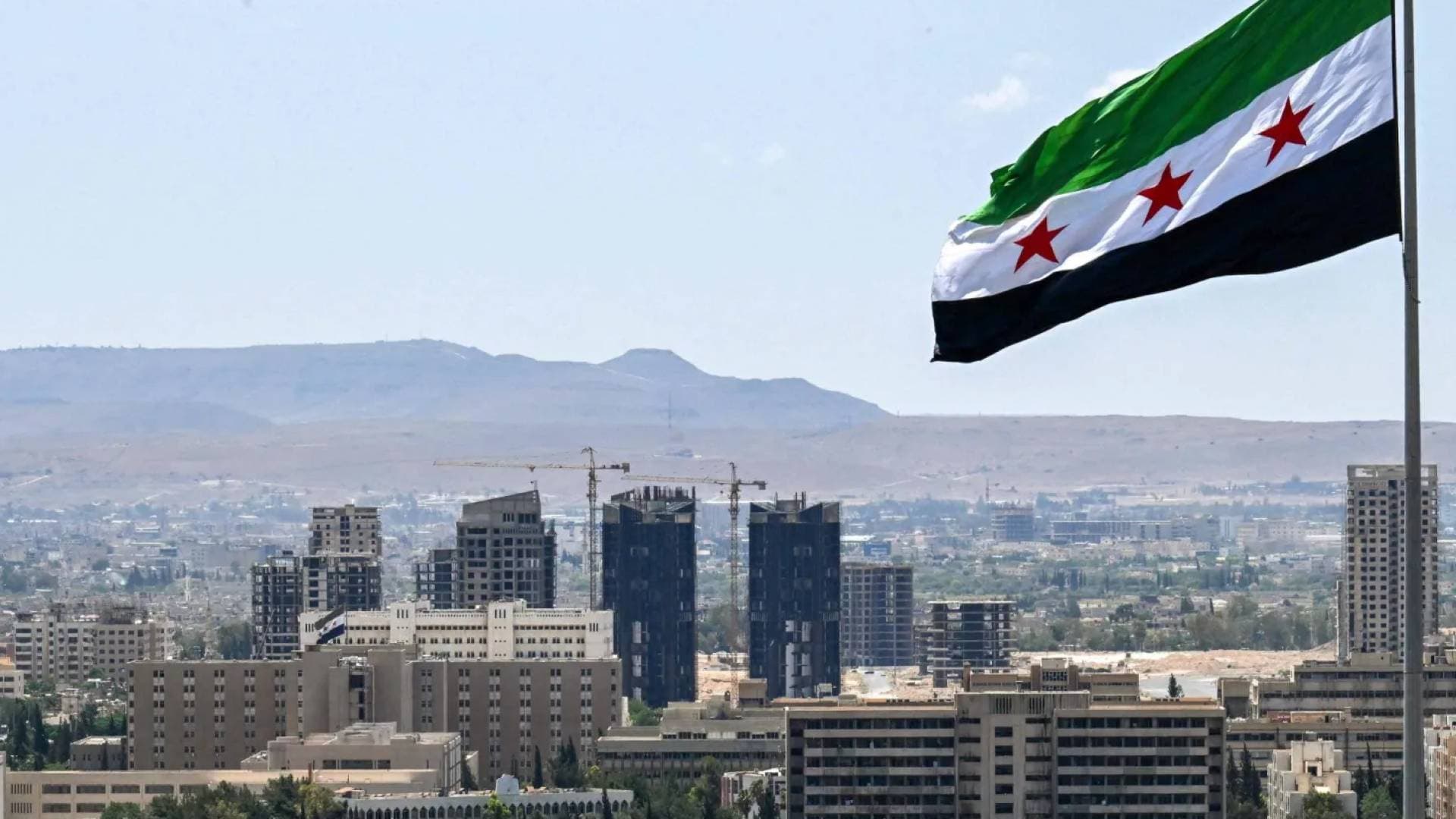 الاردن يرحب بتوقيع ترمب أمرا تنفيذيا يقضي برفع العقوبات عن سوريا