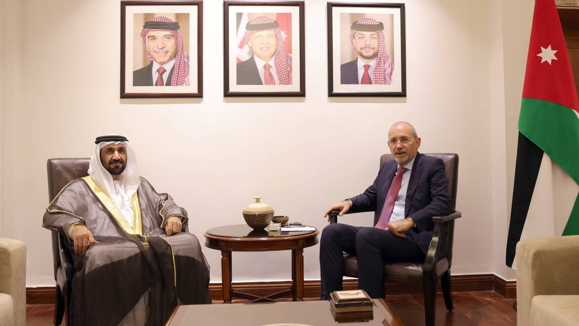 الصفدي يؤكد لرئيس البرلمان العربي ضرورة التوصل لوقف دائم وشامل لإطلاق النار في غزة