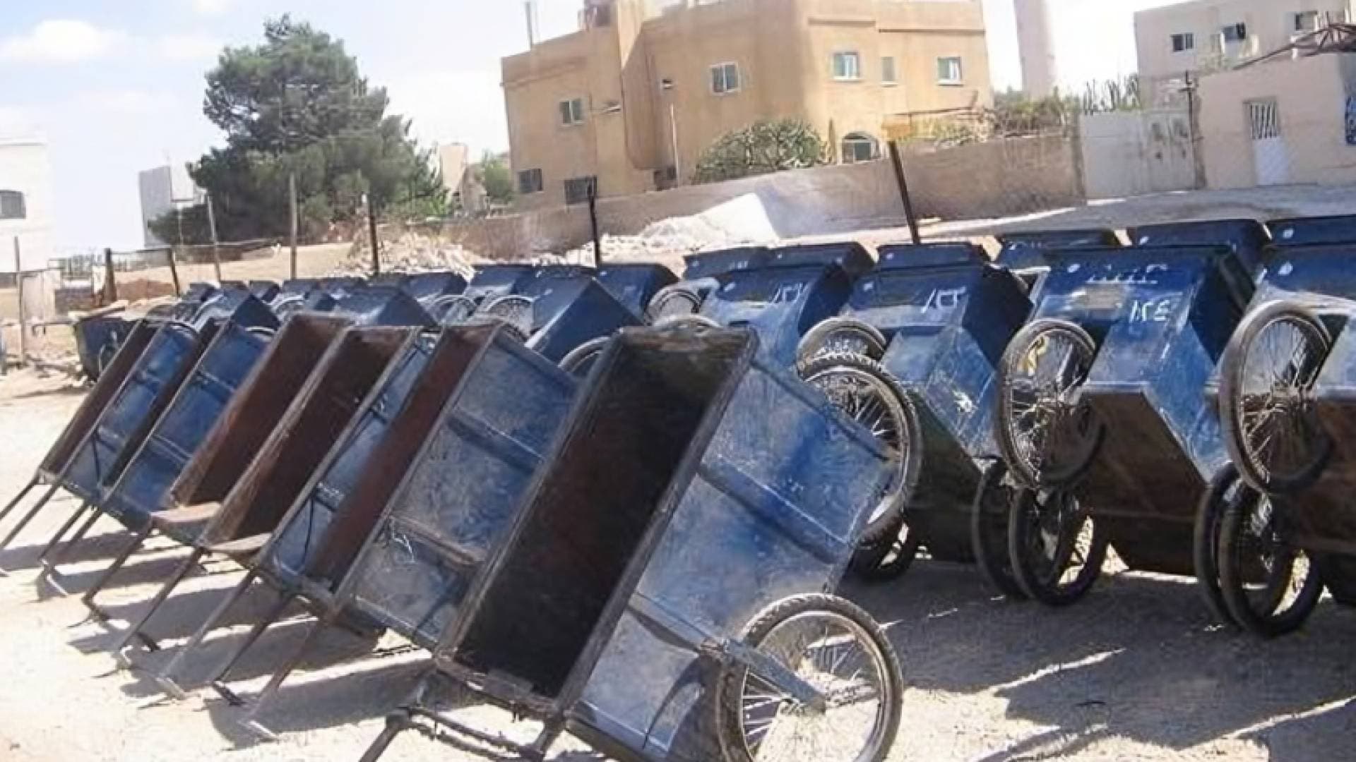 مطالب بتخصيص ممرات للعربات اليدوية في السوق المركزي في عمان لتنظيم الحركة وتجنب الخسائر