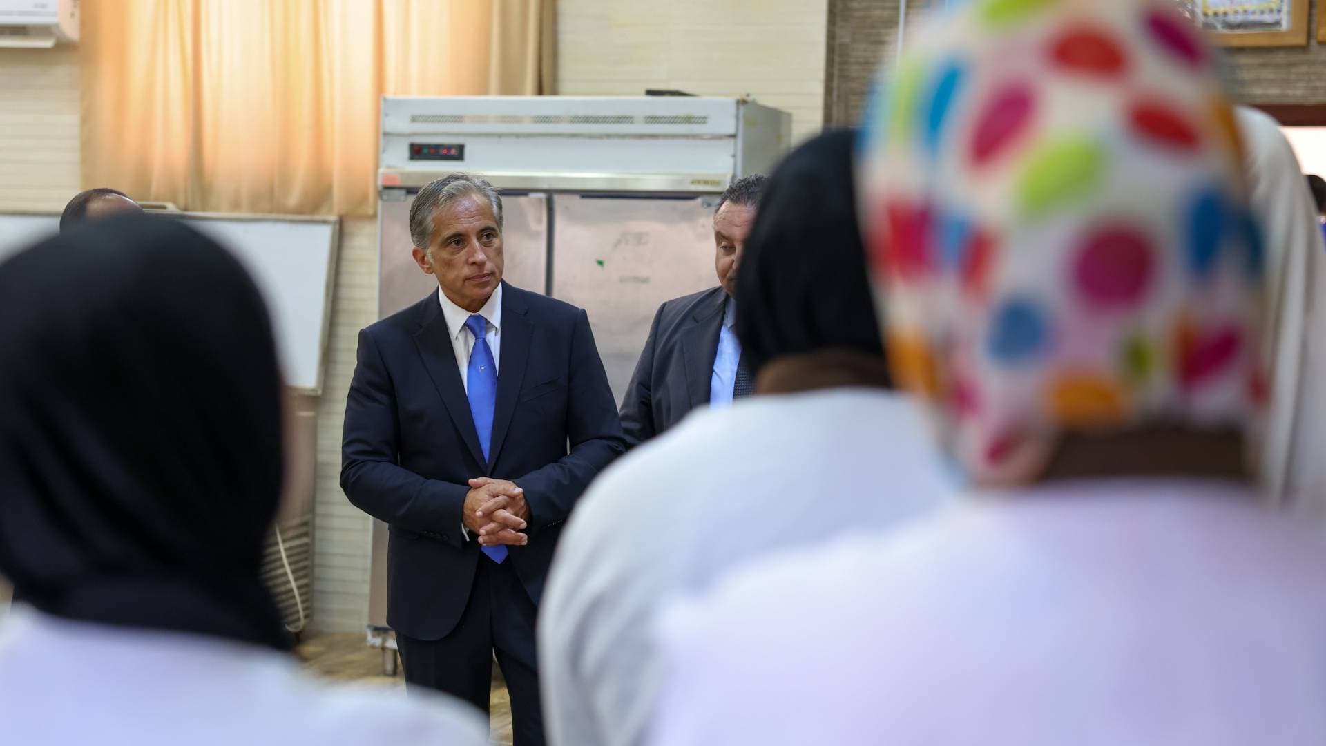 رئيس الوزراء يوجه بدعم برامج التمويل الميسر لخريجي معاهد التدريب المهني - صور