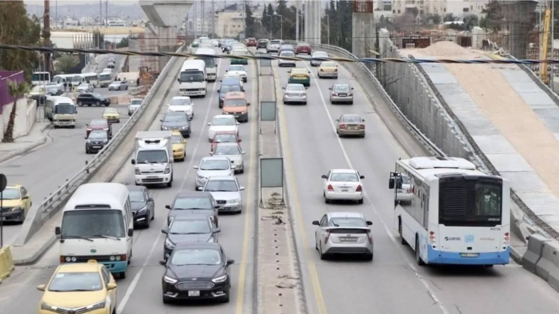 "النقل النيابية" تبحث تحديات التكسي الأصفر وتنظيم التطبيقات الذكية