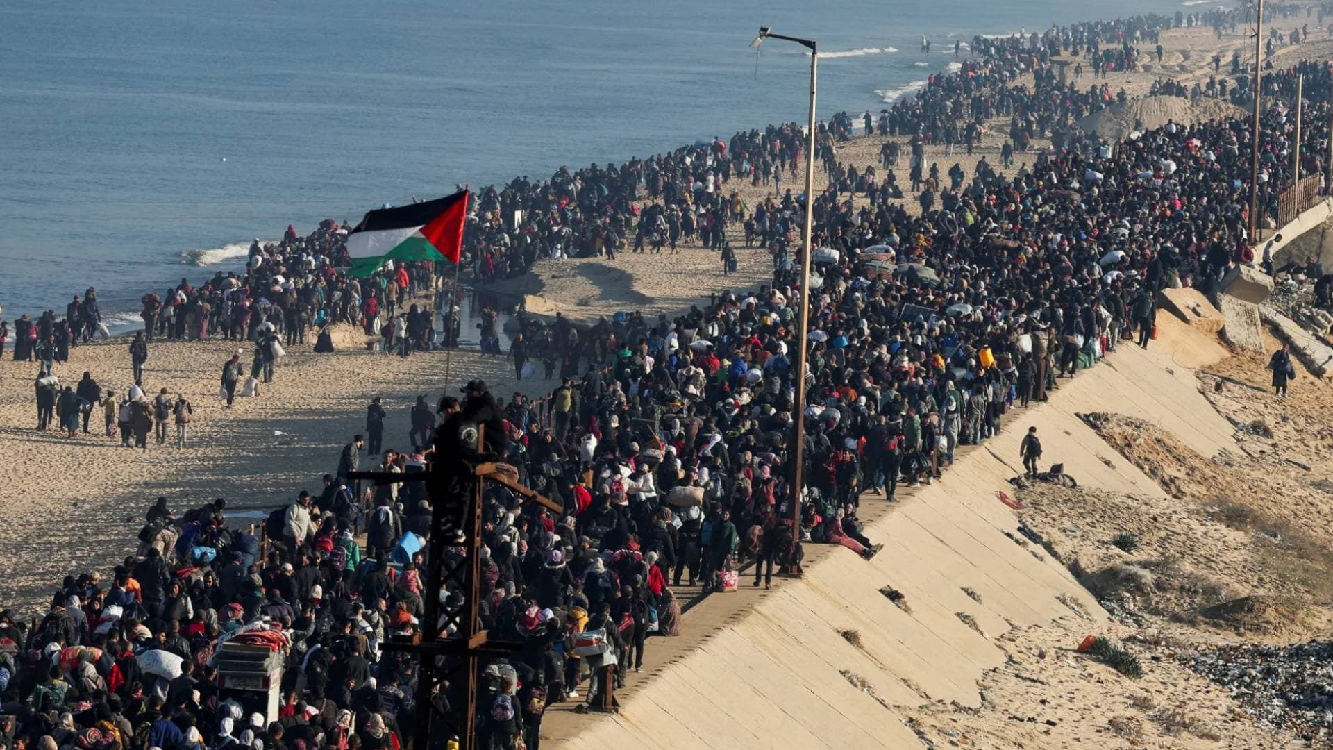 حماس: ننظر باهتمام إلى كل خطوة من شأنها تحقيق أي تقدم إيجابي في مسيرة شعبنا الفلسطيني النضالية