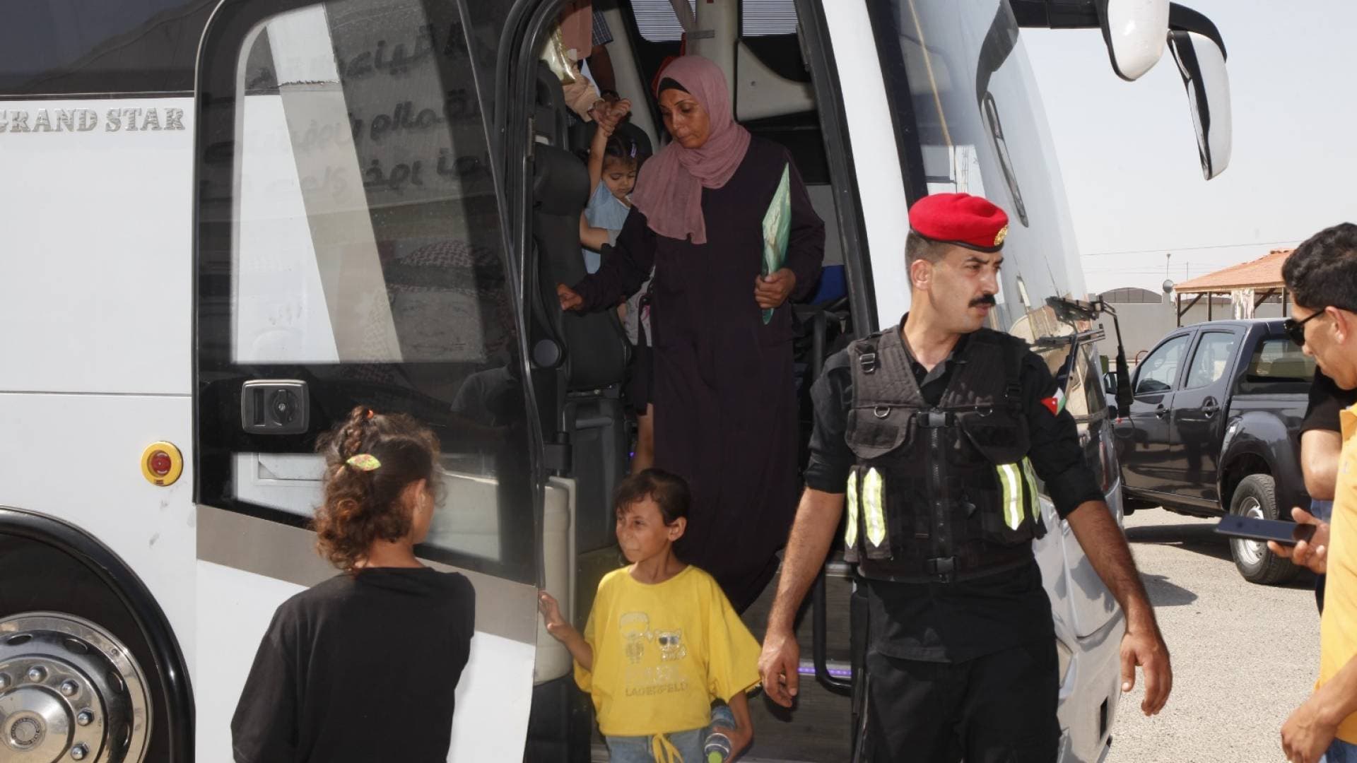 وصول دفعة جديدة من أطفال غزة المرضى إلى الأردن لتلقي العلاج - فيديو