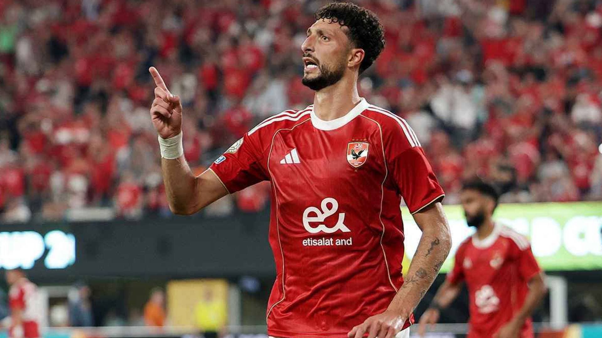 شوبير يكشف عن انفراجة في صفقة وسام أبوعلي.. واللاعب يتوجه لأمريكا قريبا