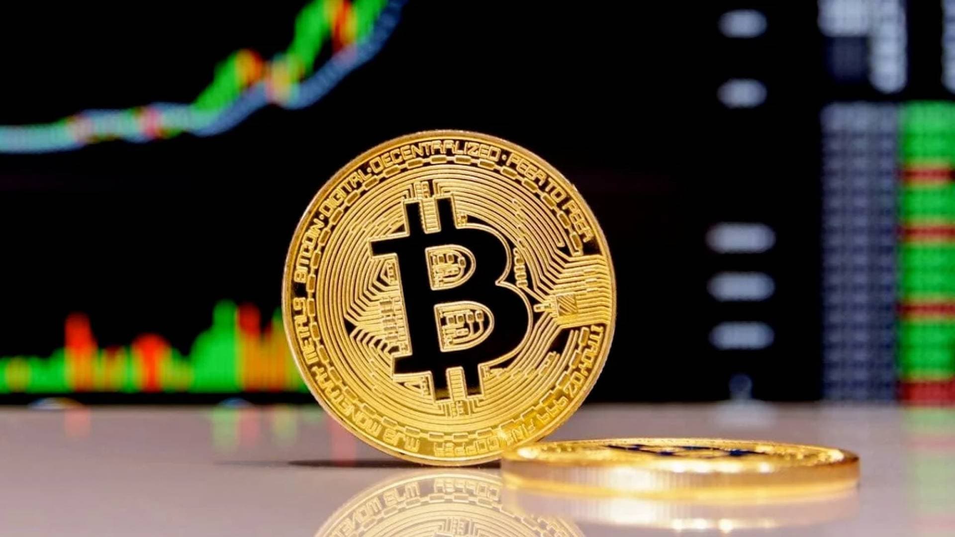 بتكوين تسجل مستوى قياسيا جديدا قرب 123.7 ألف دولار