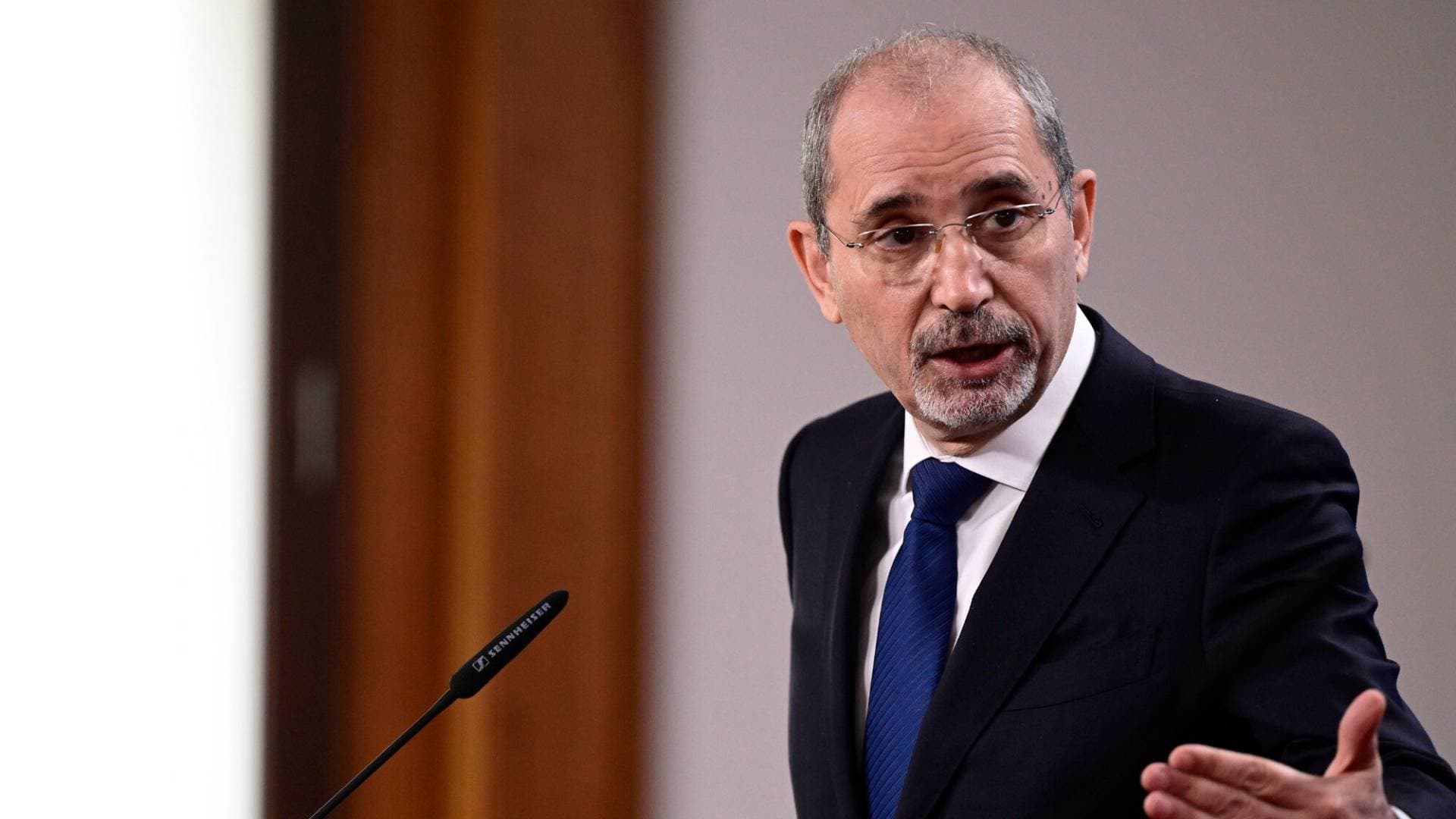 الصفدي يثمن مواقف جمهورية كوريا الداعمة لوقف إطلاق النار بغزة وإدخال مساعدات إنسانية كافية