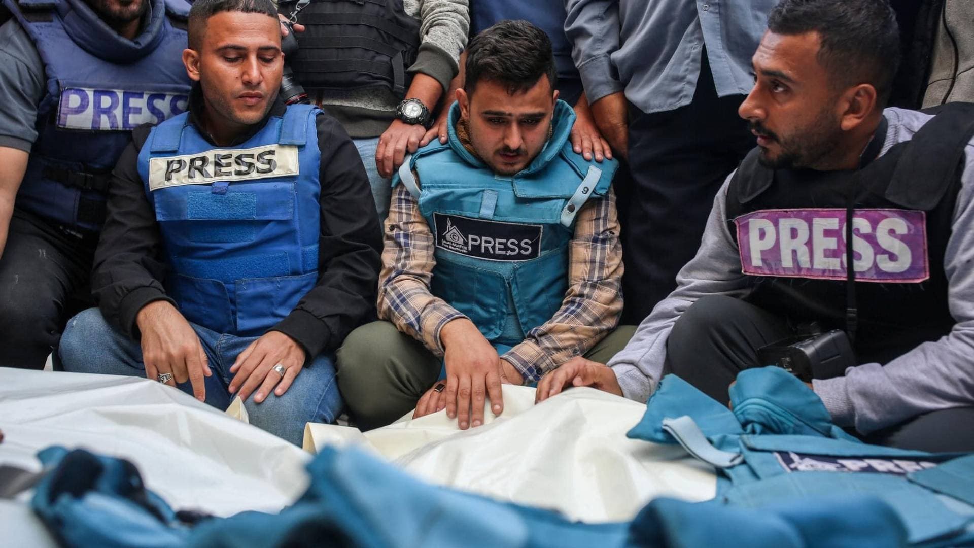 بعد استشهاد عدد من الصحفيين.. مجلس الشيوخ الأمريكي يطالب بحماية الصحافة الدولية في غزة