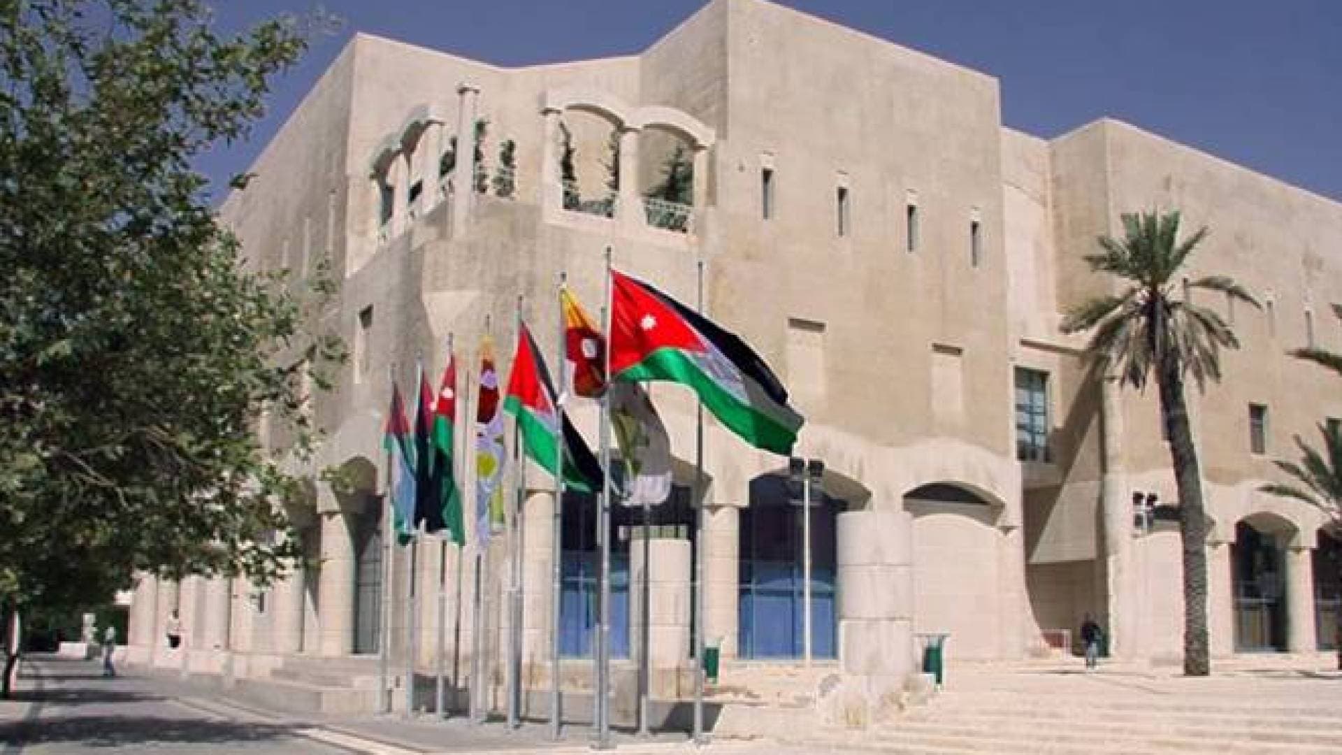 بالفيديو.. لا عوائق بعد اليوم.. أمانة عمان تواصل حملاتها لإزالة الاعتداءات والأكشاك عن شوارع العاصمة