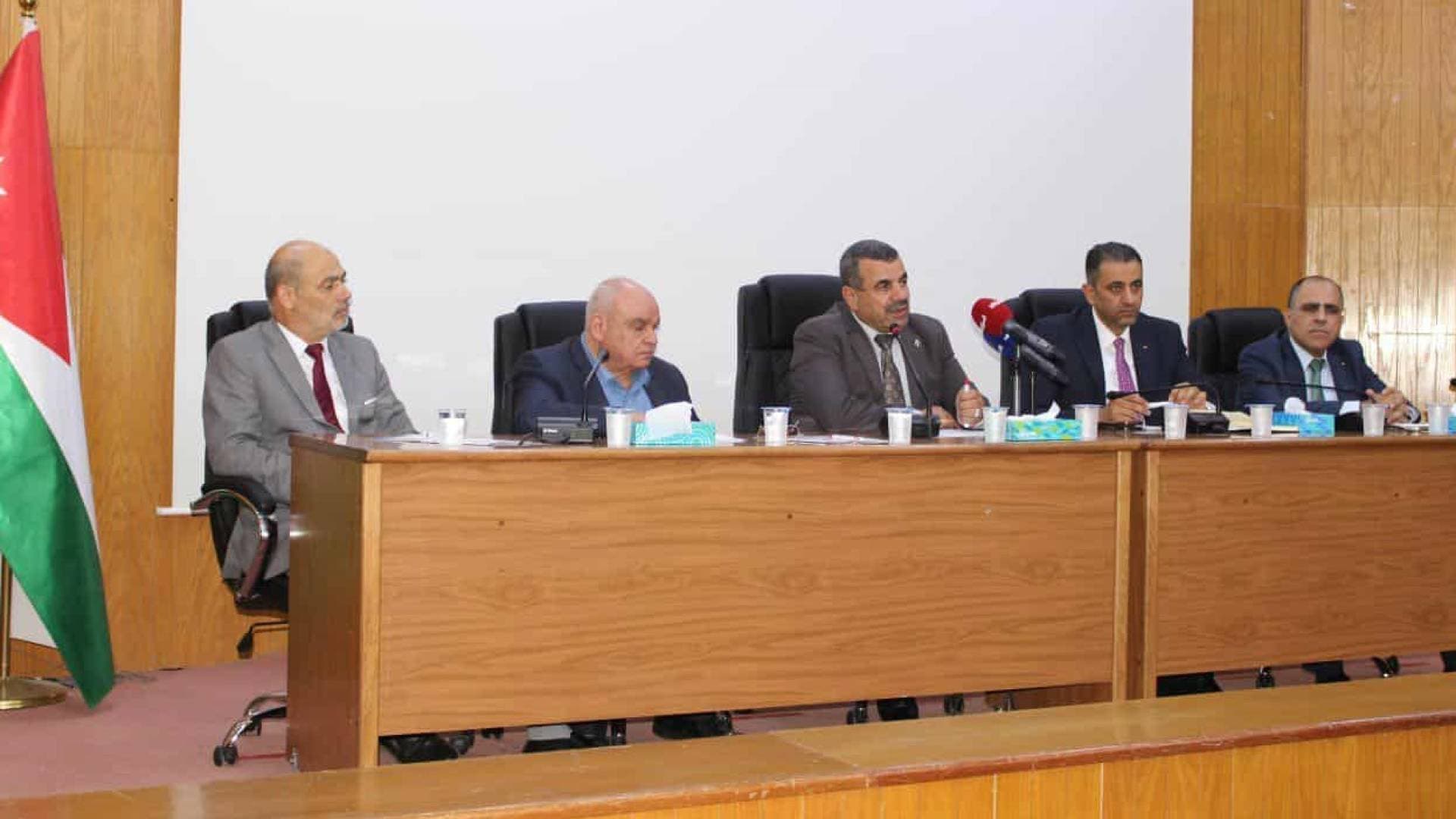 نواب ومستثمرون يضعون تحديات قطاع الإسكان في إربد على طاولة البحث