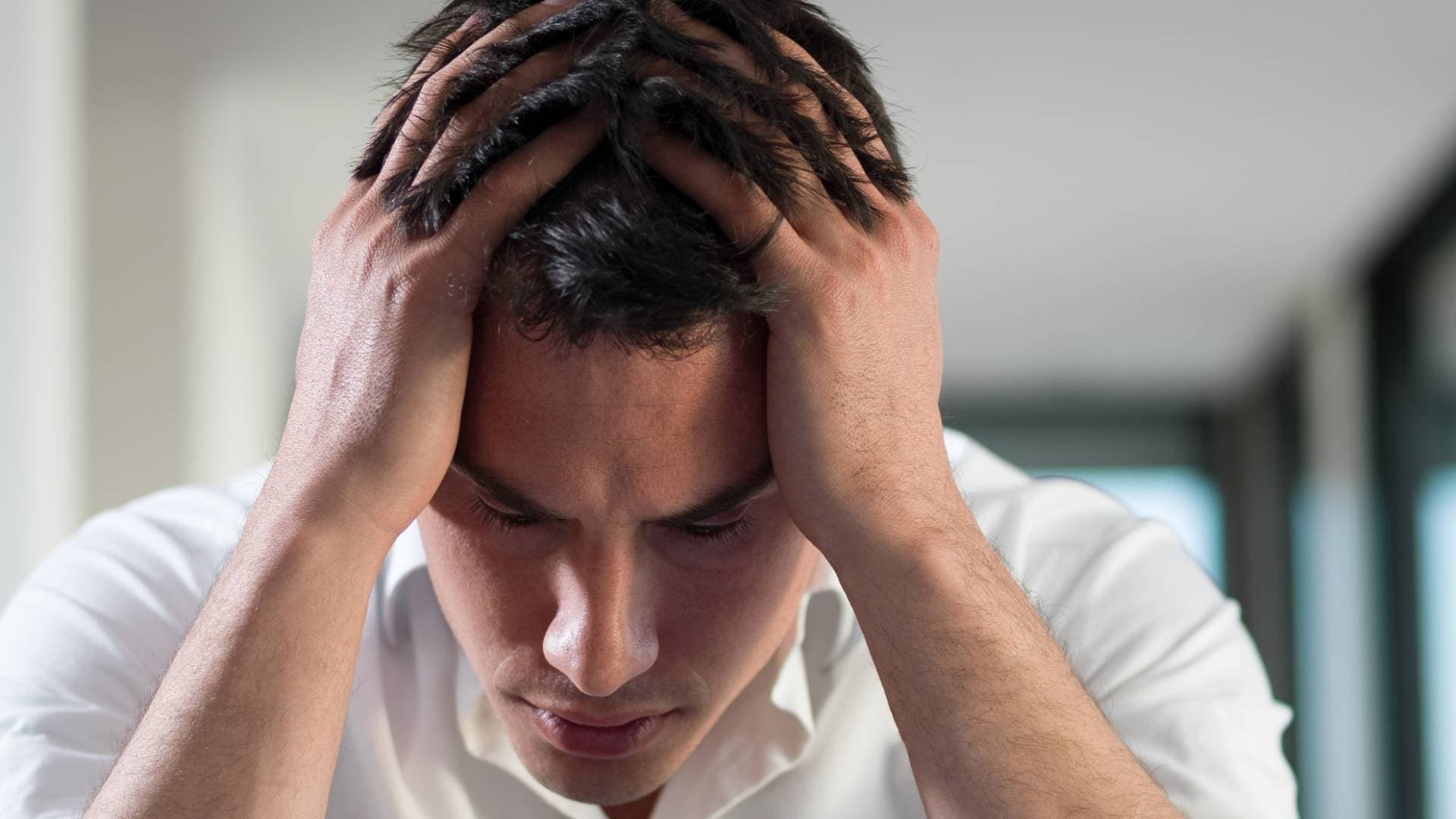 كيف يحطم التوتر قلبك.. خبير يكشف العلاقة الخطيرة وسبل النجاة