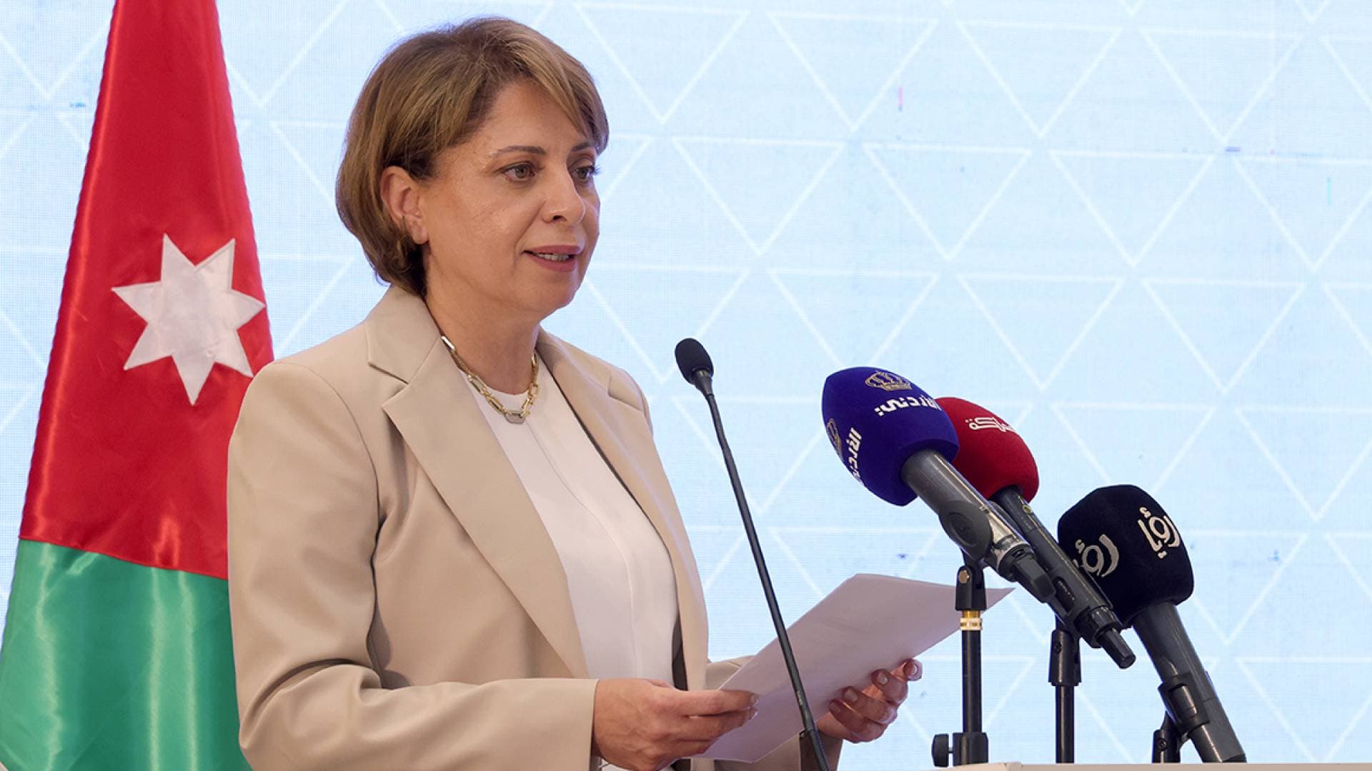 وزيرة تطوير القطاع العام تعلن نفاذ نظام تقييم الأثر للتشريعات والسياسات