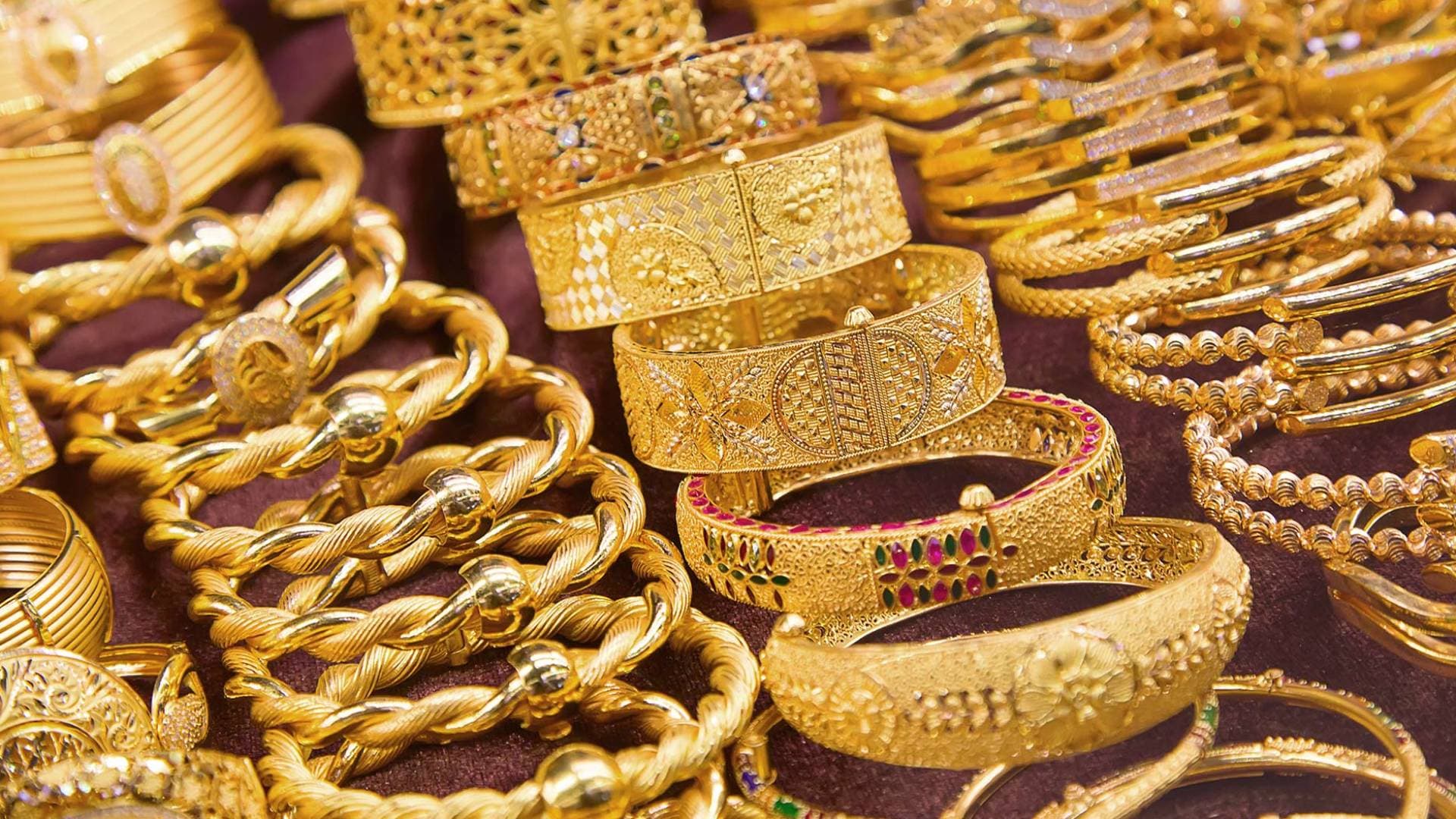 الذهب يواصل مكاسبه عالميا ليسجل 3690 دولارا للأونصة مع بحث المستثمرين عن ملاذ آمن