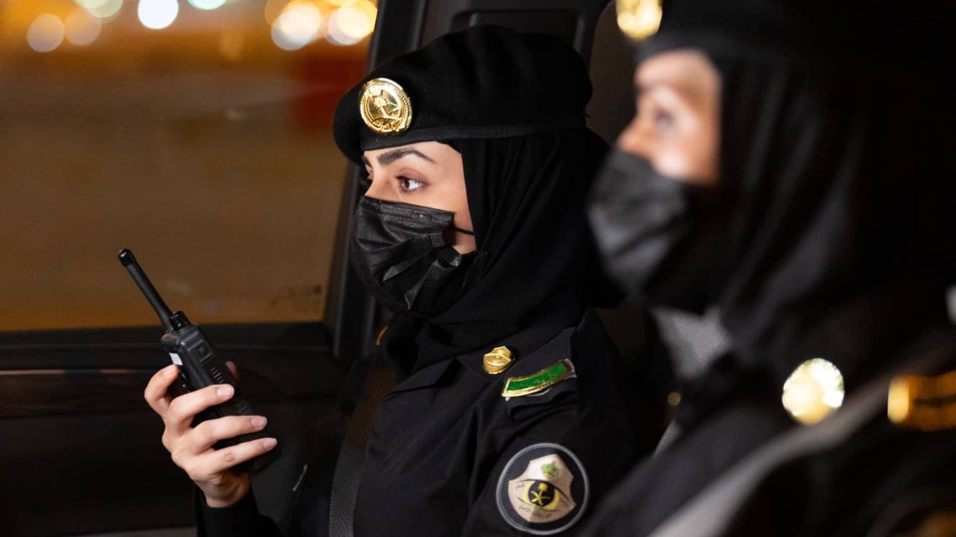 الإطاحة بشبكة لممارسة الدعارة مكونة من وافدين في الباحة
