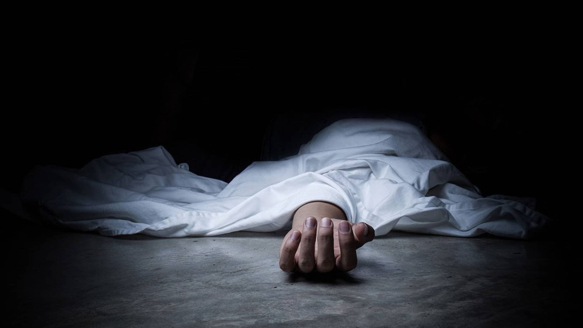جريمة تهز العراق.. ثلاثة أشقاء يغدرون بابن عمهم ويمطرونه بالطعنات وسط الشارع