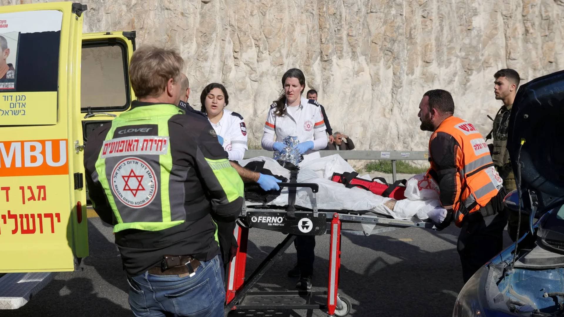 إذاعة جيش الاحتلال الإسرائيلي: إصابات في عملية دهس عند حاجز النفق بين القدس وبيت لحم.. فيديو