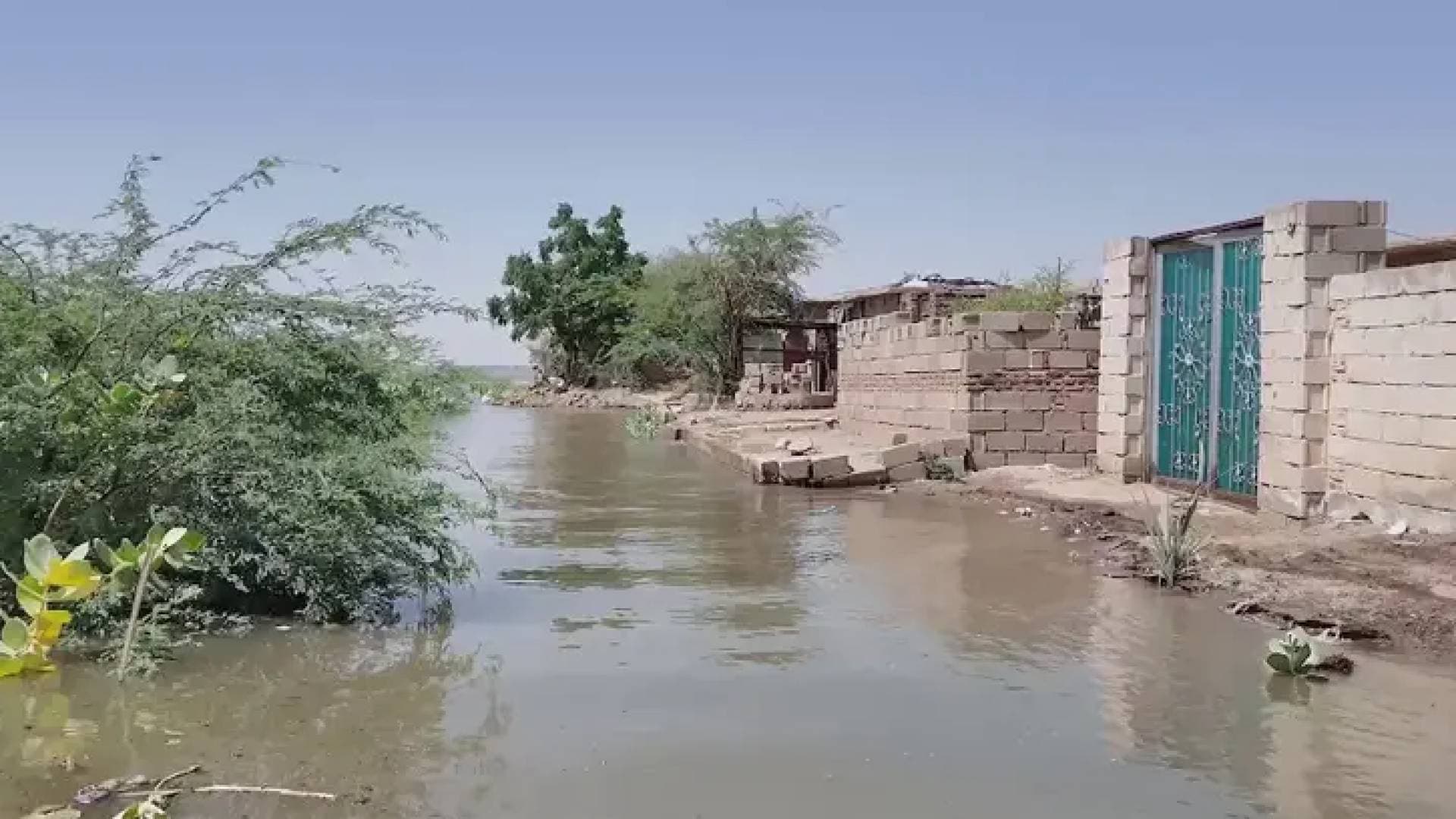 فيضان النيل يغمر السودان.. تحذيرات من انهيار سد الروصيرص وتحول الخرطوم لـ"جزيرة عائمة"