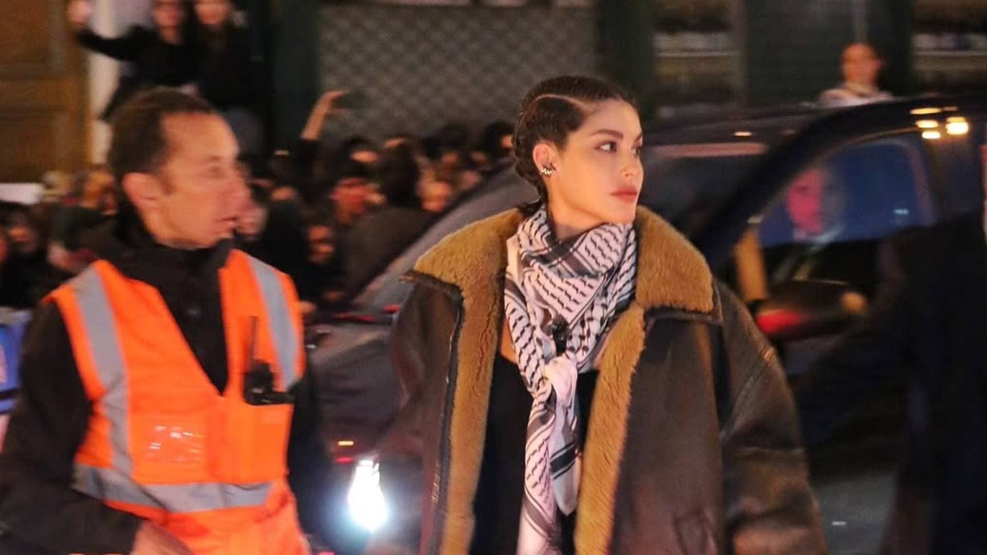 في أسبوع الموضة.. العارضة اللبنانية نور عريضة تعلن تضامنها مع فلسطين