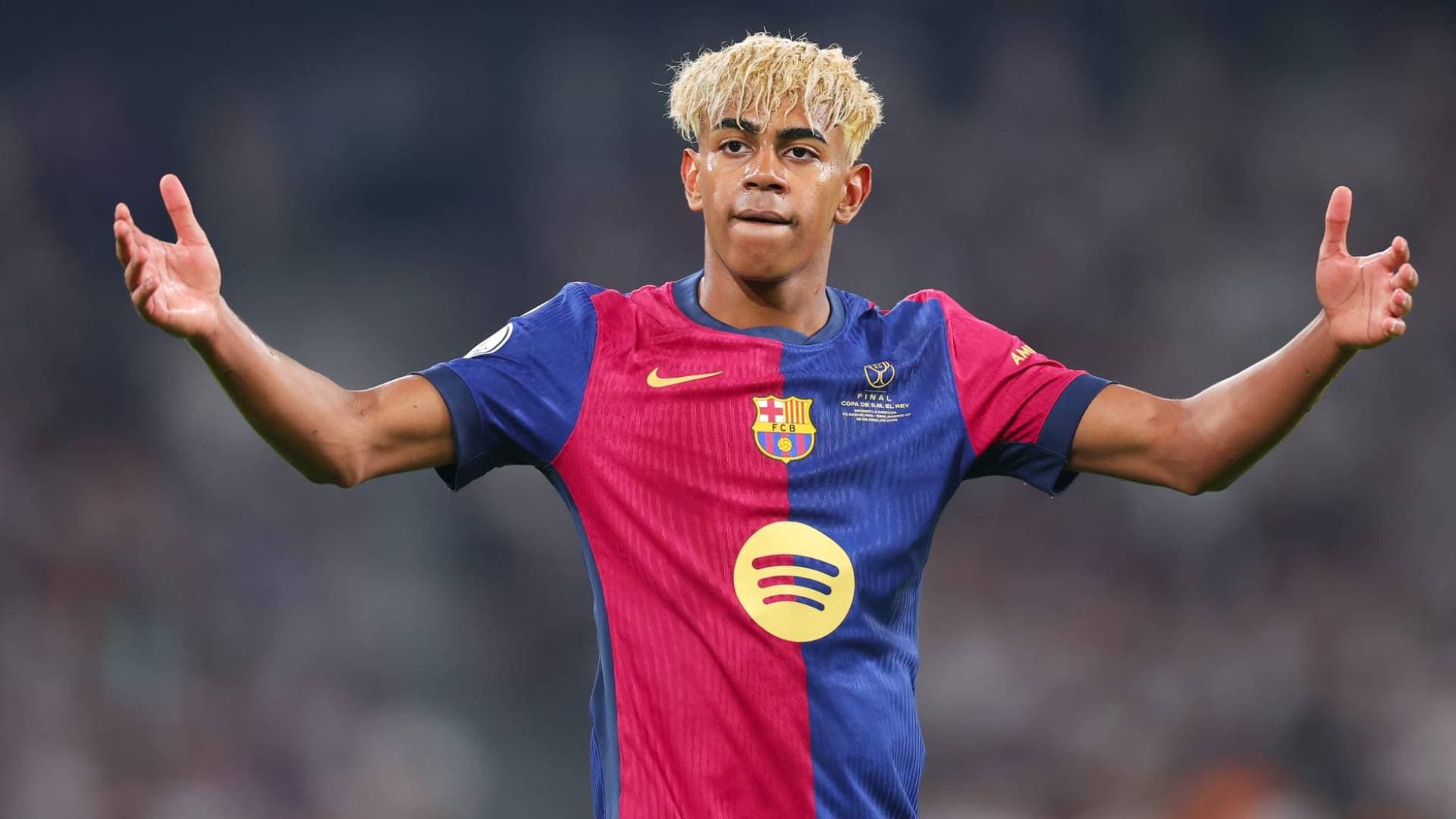 إصابة يامال تثير التوتر بينه وبين مدرب برشلونة هانز فليك