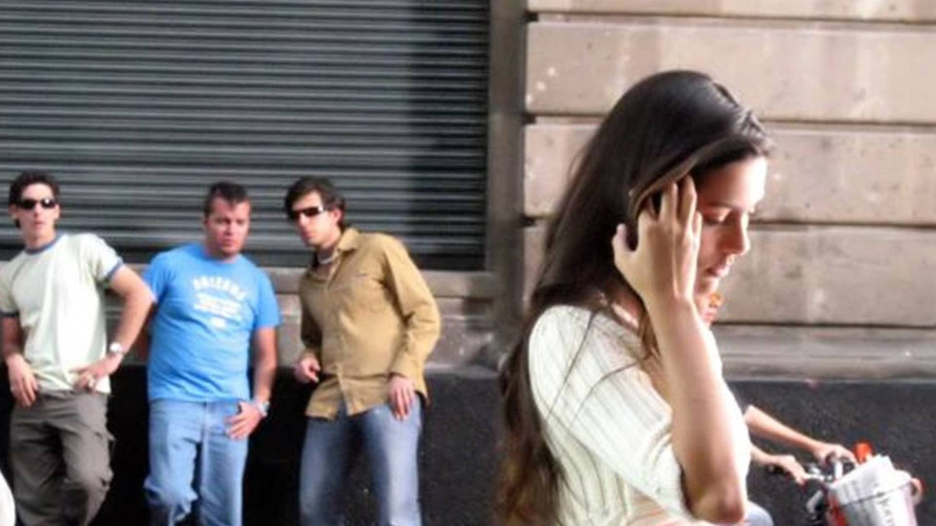 "معاكسة فتاة" تشعل مشاجرة عنيفة في أوسيم.. إصابة شخصين والقبض على المتهمين